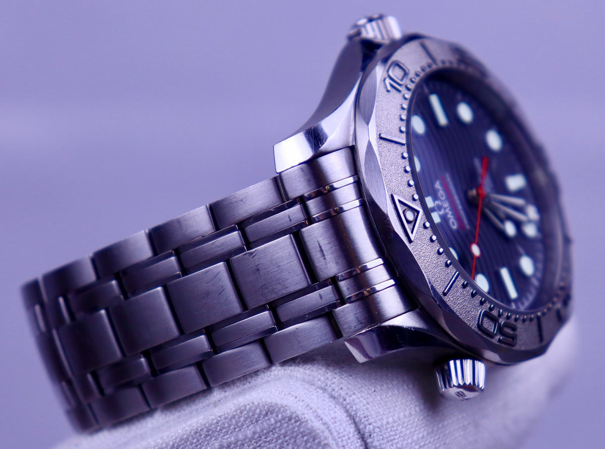 Case #708 — Omega Seamaster 300 Nekton Ref. 210.30.42.20.01.002
