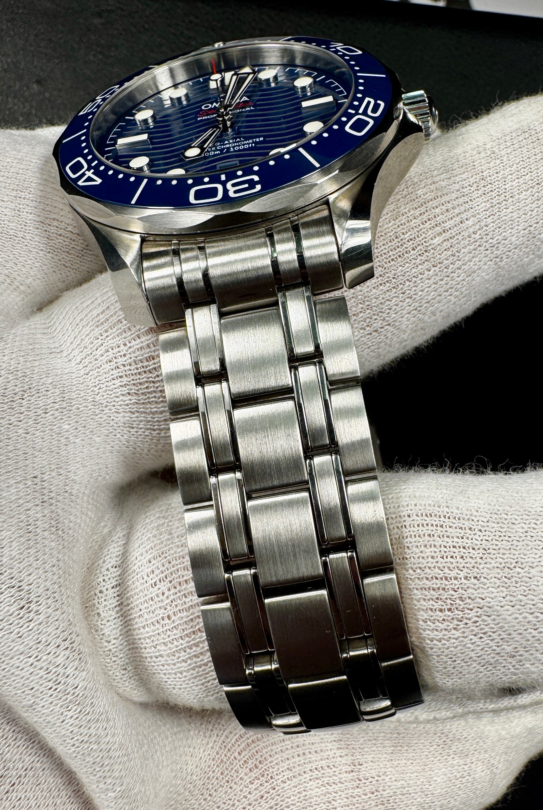 Omega Seamaster Professional Diver 300M - Ref. 210.30.42.20.03.001