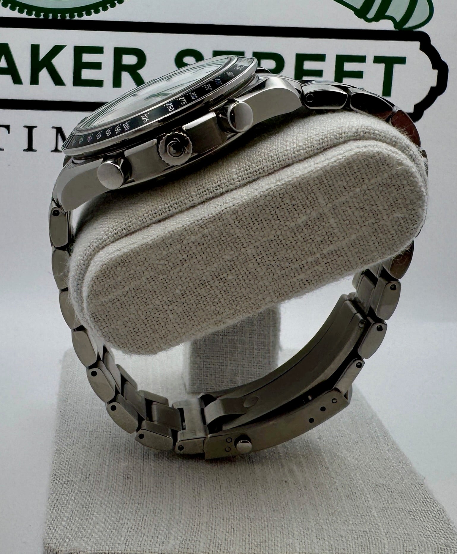 Case #89 Omega Speedmaster Date 3210.50 – Collector’s Grade Full Kit – Excellent Pre-Owned