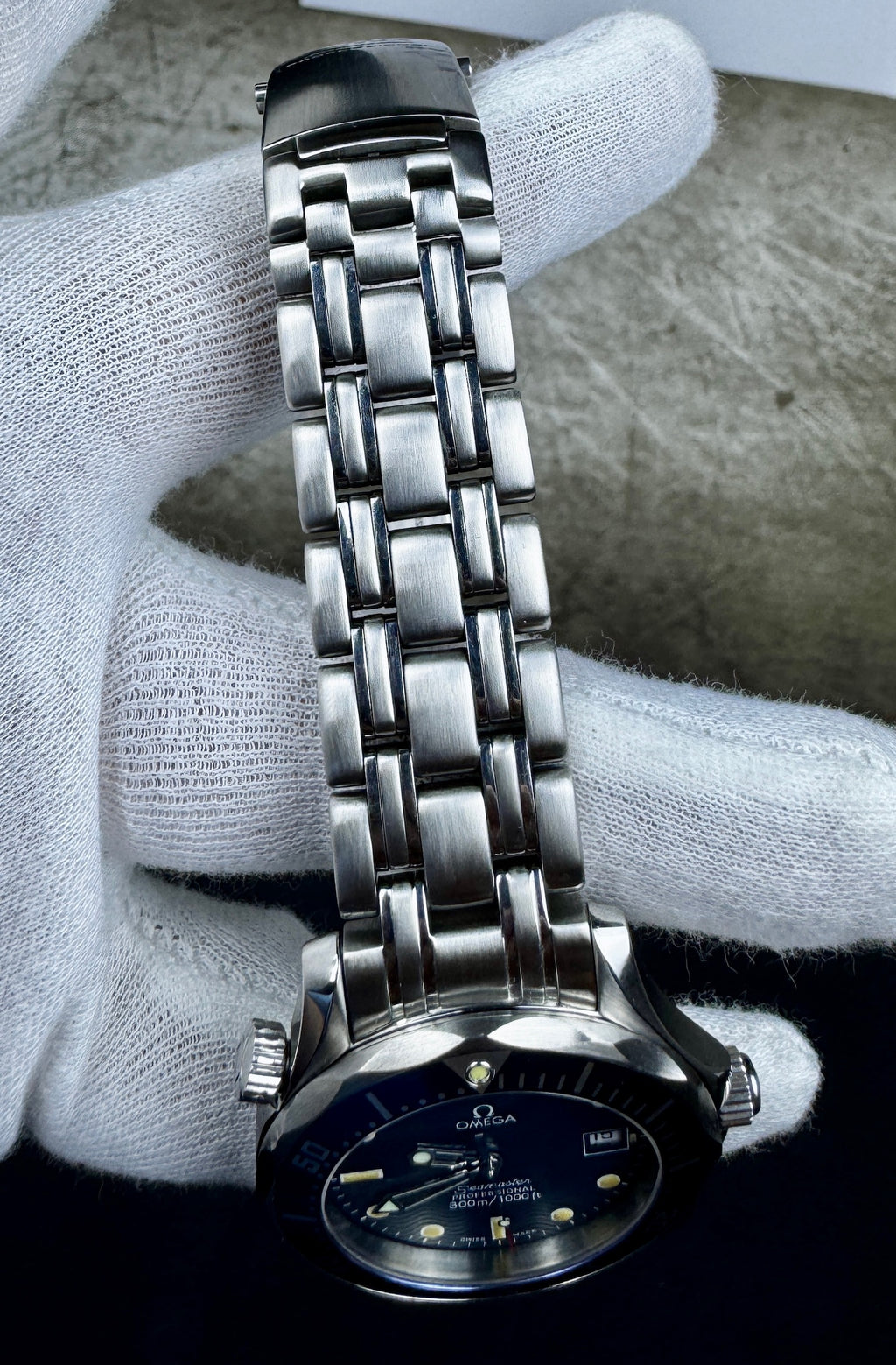 Case #0033 — Pre-Owned Omega Seamaster Professional 300M Quartz (Ref. 2561.80) — Watch Only