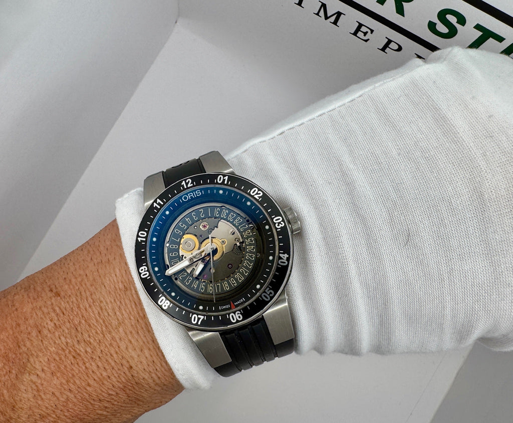 Case #91: Oris WilliamsF1 Skeleton Engine Date Ref. 01 733 7613 4114-07 4 24 44