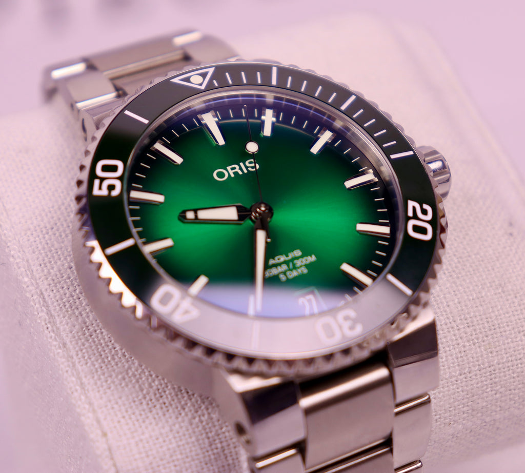 Case #307 — Oris Aquis Date Calibre 400 Green  Ref. 01 400 7769 4157