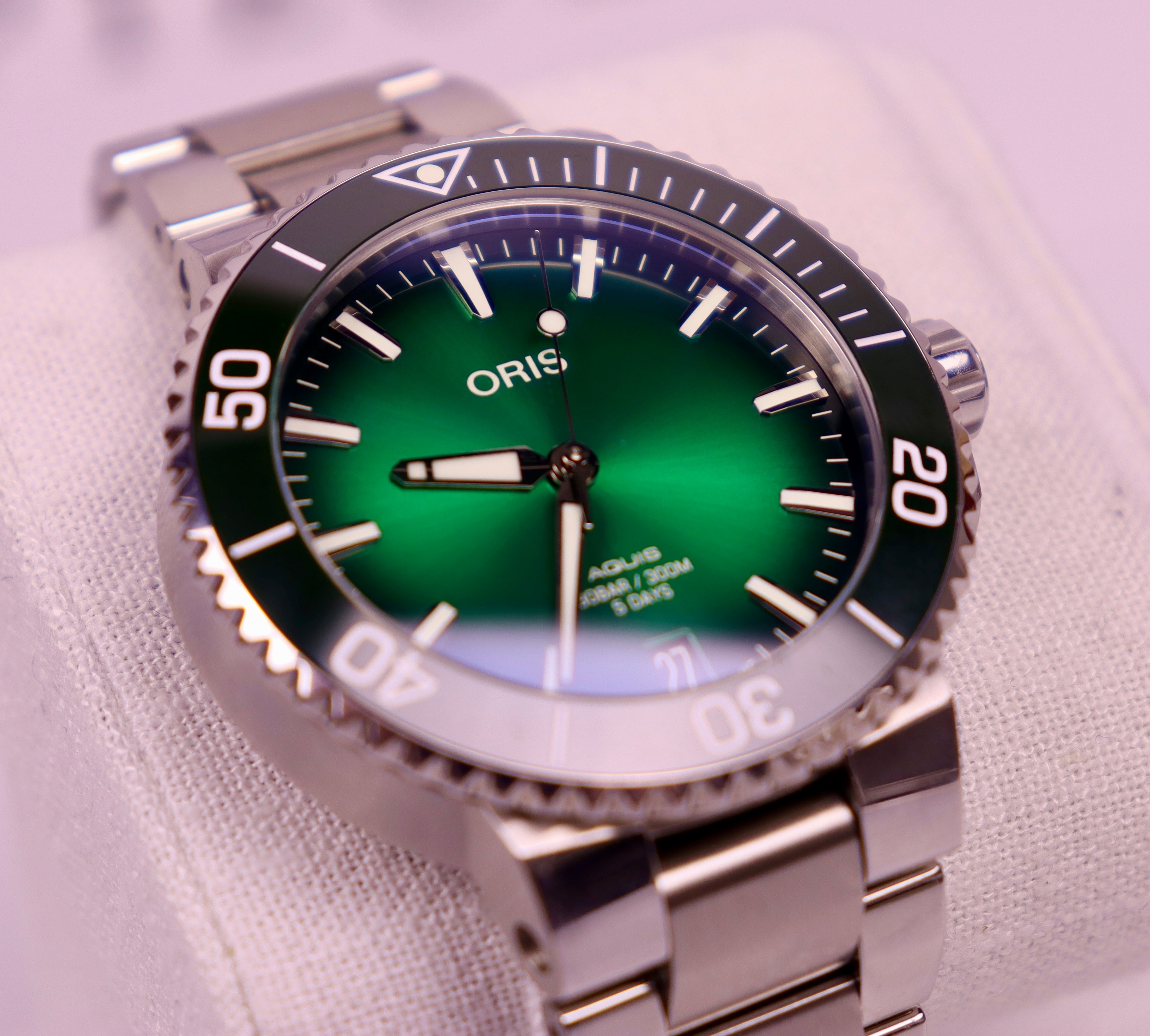 Case #307 — Oris Aquis Date Calibre 400 Green  Ref. 01 400 7769 4157