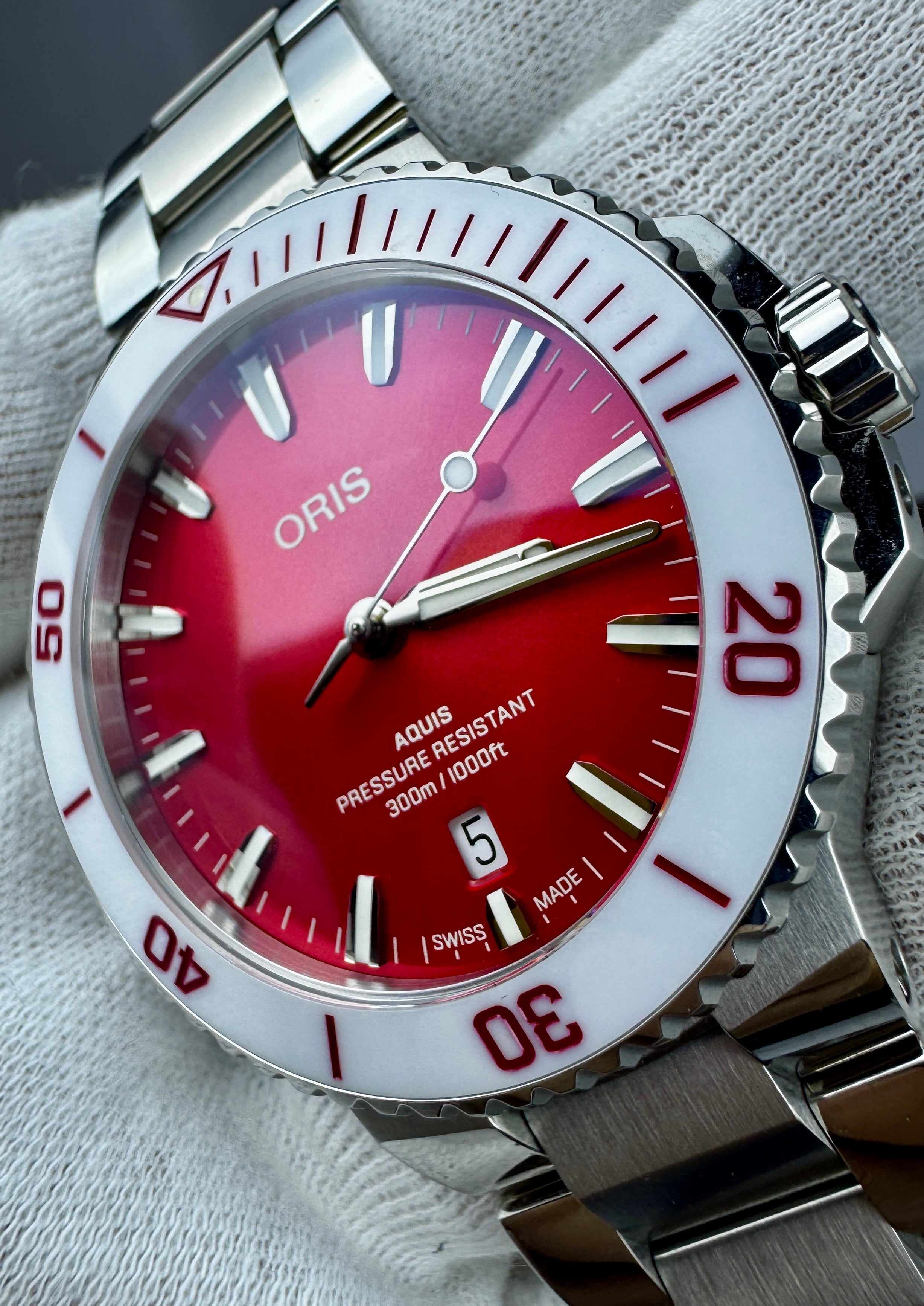 Case #0041 - Pre-Owned Oris Aquis Taste Of Summer - Watermelon Red - Full Kit!