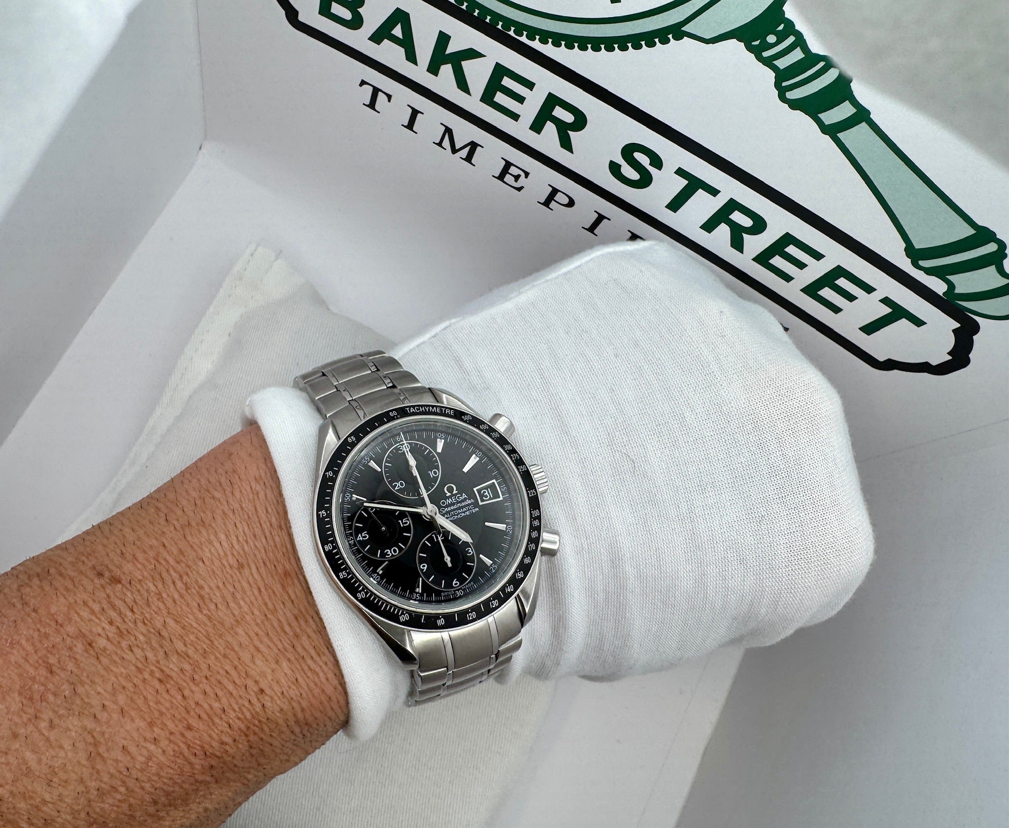 Case #89 Omega Speedmaster Date 3210.50 – Collector’s Grade Full Kit – Excellent Pre-Owned