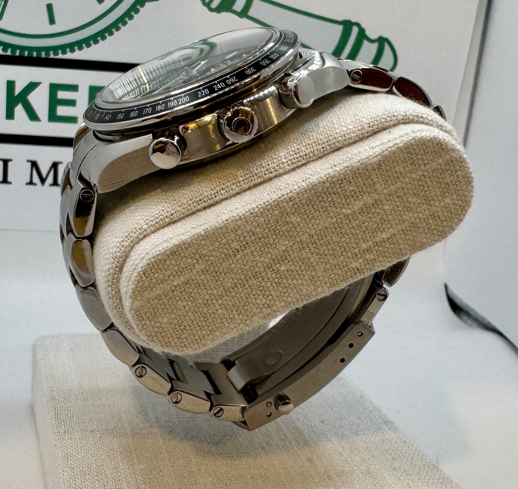 Case #59 Omega Speedmaster Racing Ref. 326.30.40.50.01.001 —