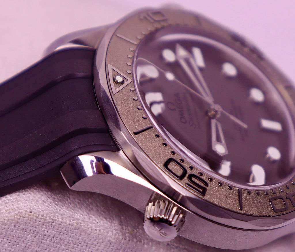 Case #718 — Omega Seamaster Diver 300 Ref. 210.32.42.20.06.002