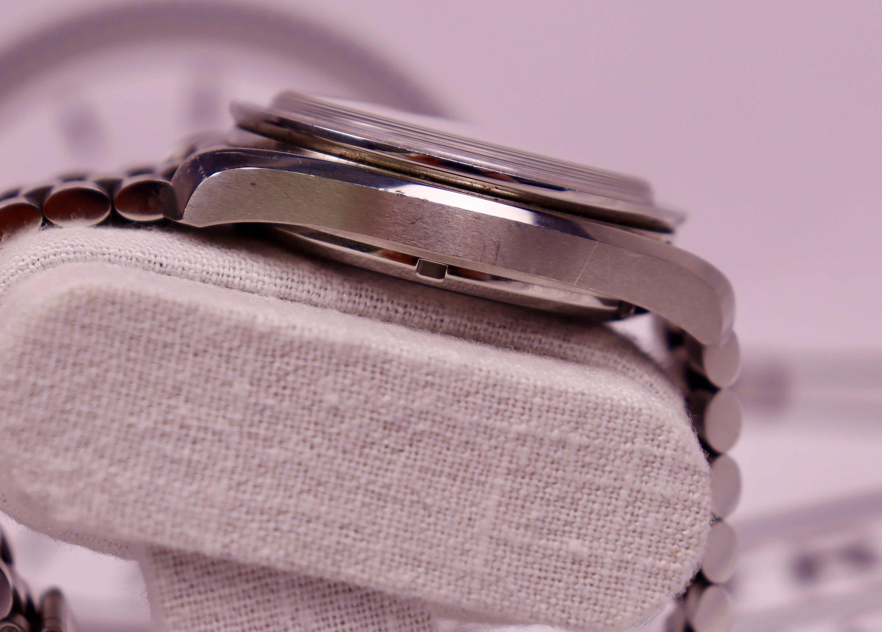 CASE #179 — OMEGA SPEEDMASTER CHRONOSCOPE - Ref. 329.30.43.51.02.001