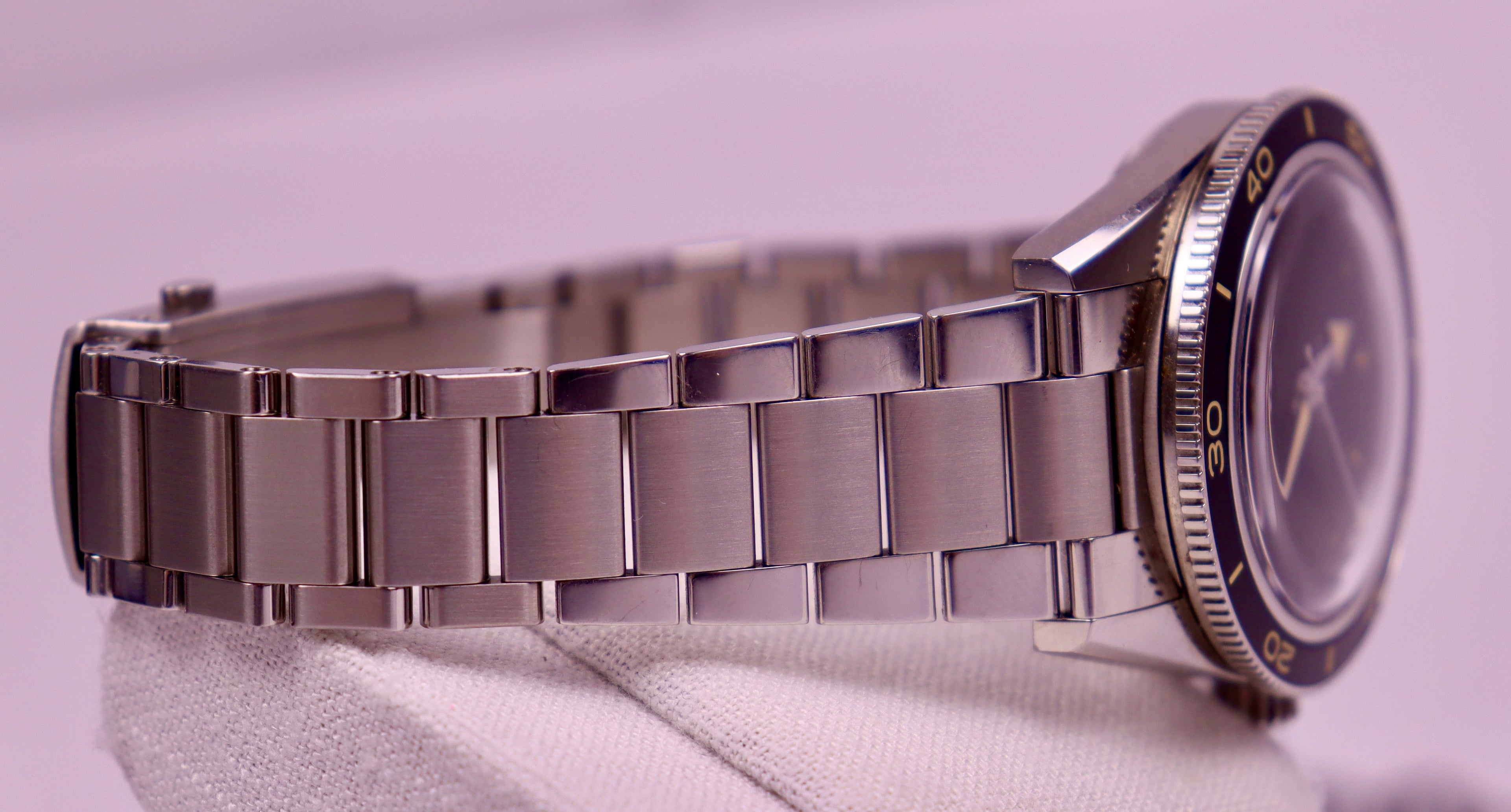 CASE #180 — OMEGA SEAMASTER 300 - Ref. 234.30.41.21.01.001