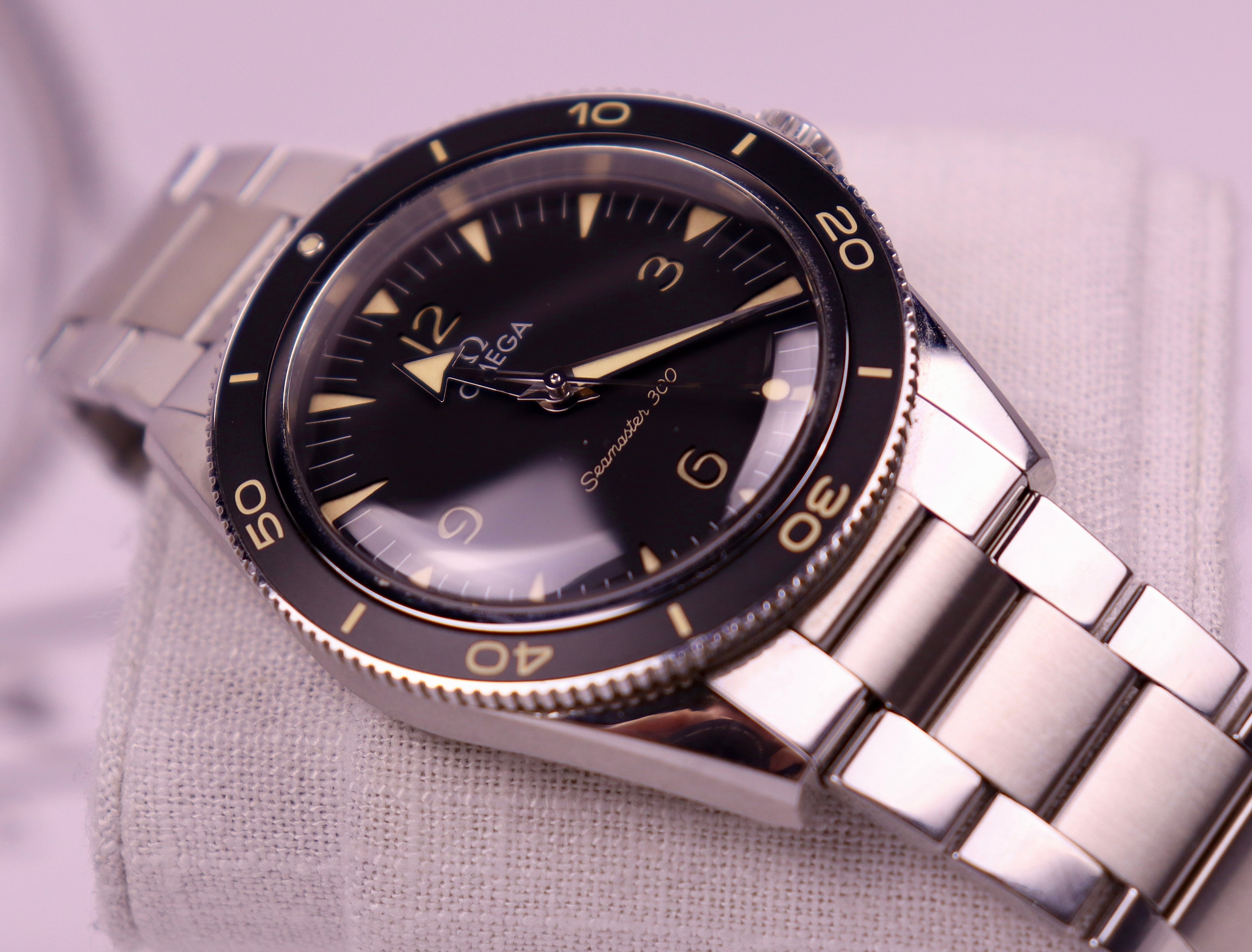 CASE #180 — OMEGA SEAMASTER 300 - Ref. 234.30.41.21.01.001