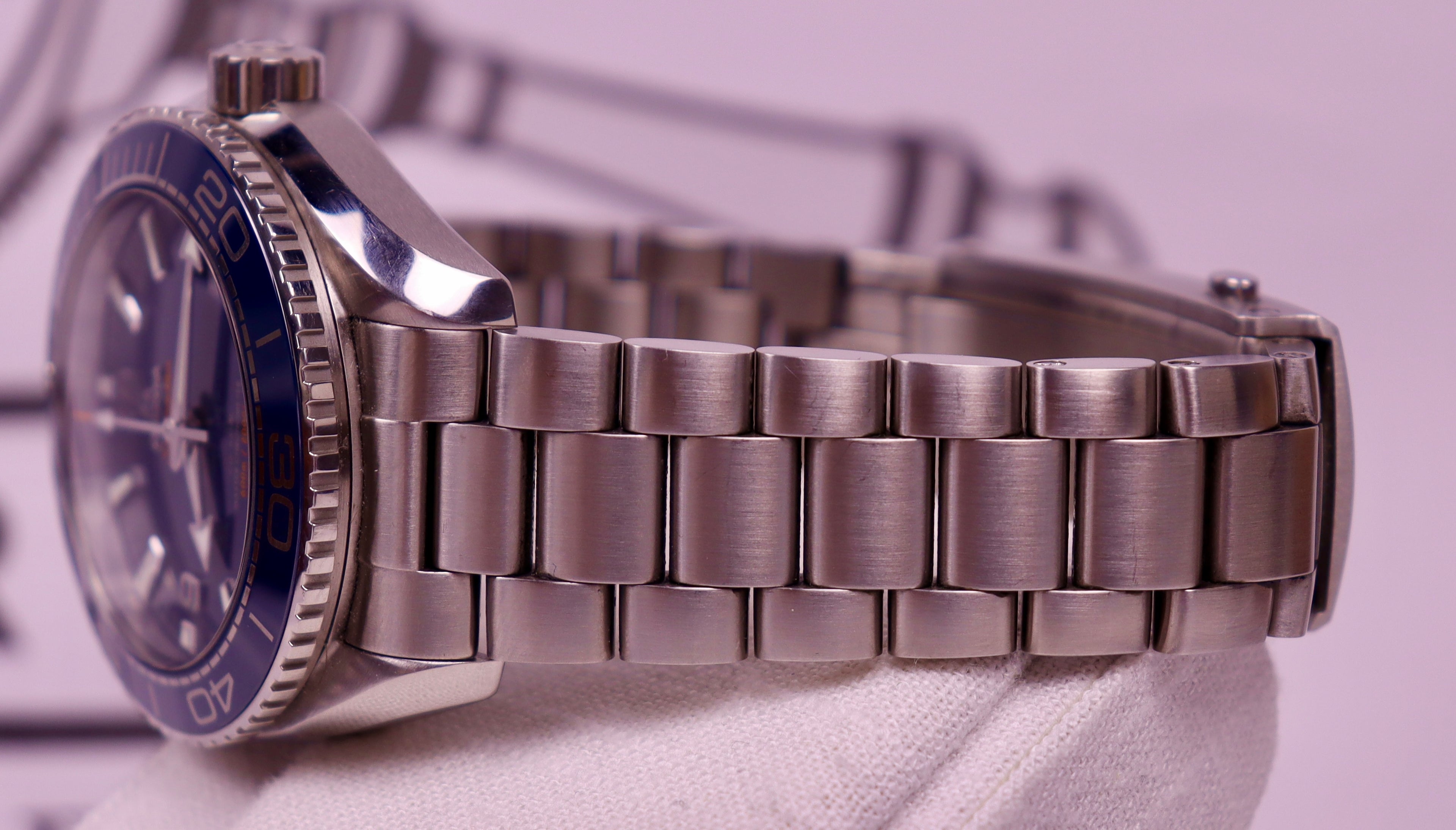 Case #334 — Omega Seamaster Planet Ocean 600M Ref. 215.30.44.21.03.001