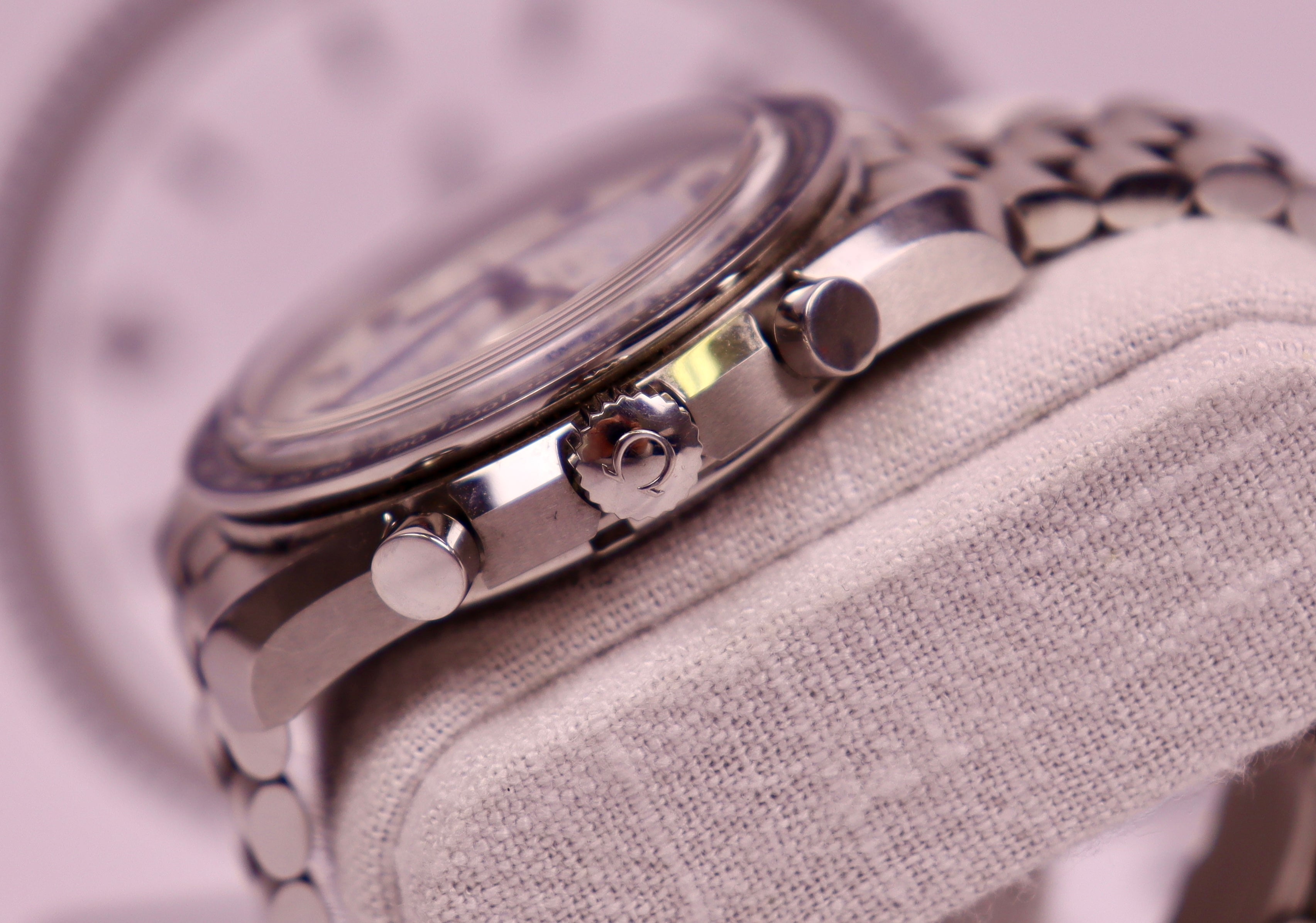 CASE #179 — OMEGA SPEEDMASTER CHRONOSCOPE - Ref. 329.30.43.51.02.001