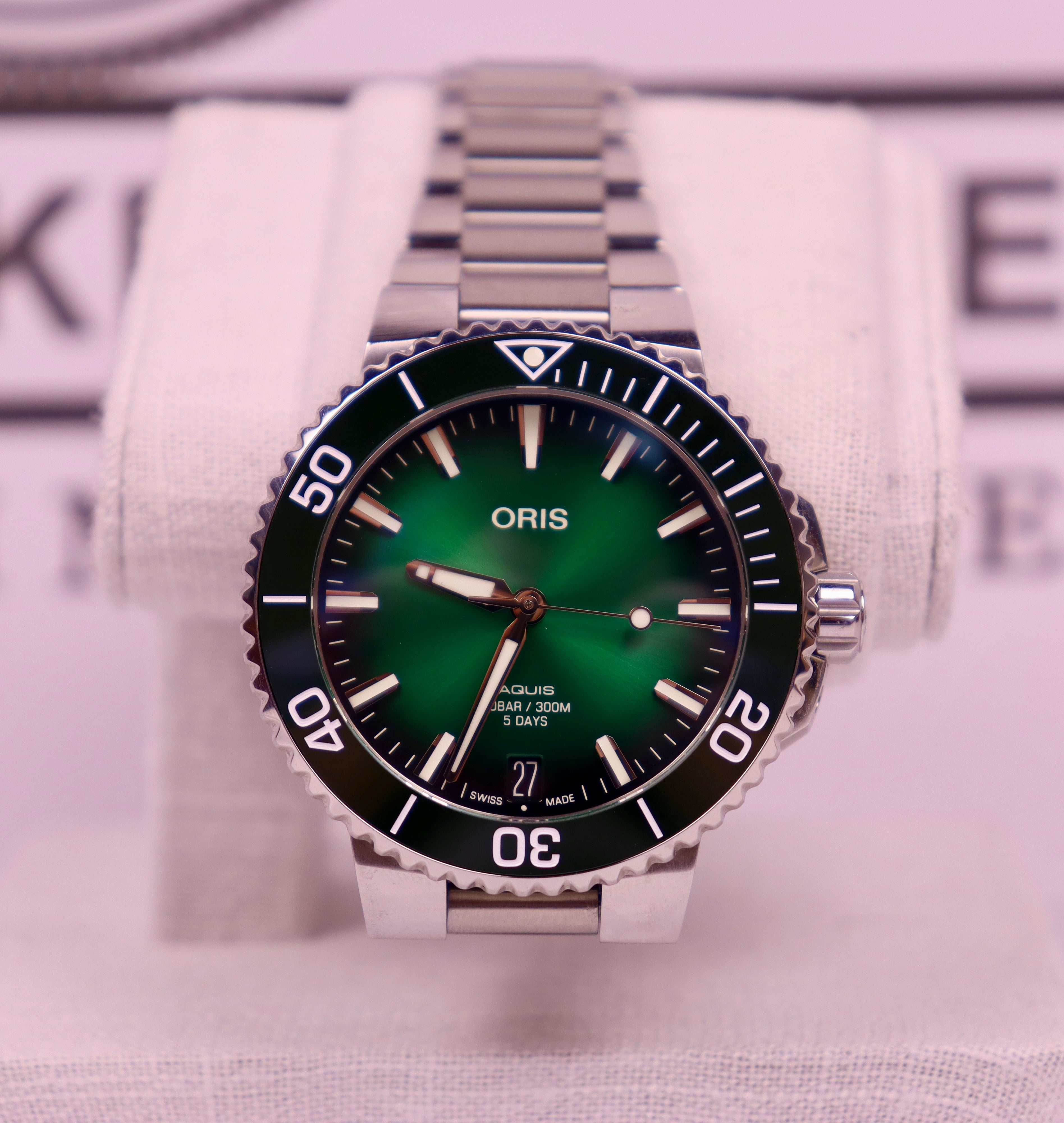 Case #307 — Oris Aquis Date Calibre 400 Green  Ref. 01 400 7769 4157