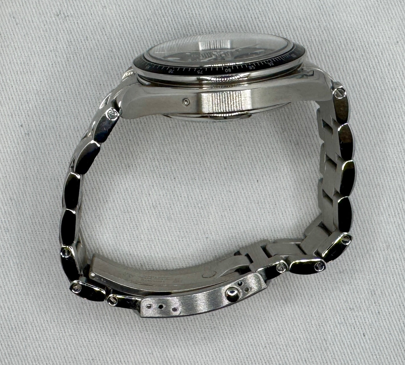 Case #59 Omega Speedmaster Racing Ref. 326.30.40.50.01.001 —