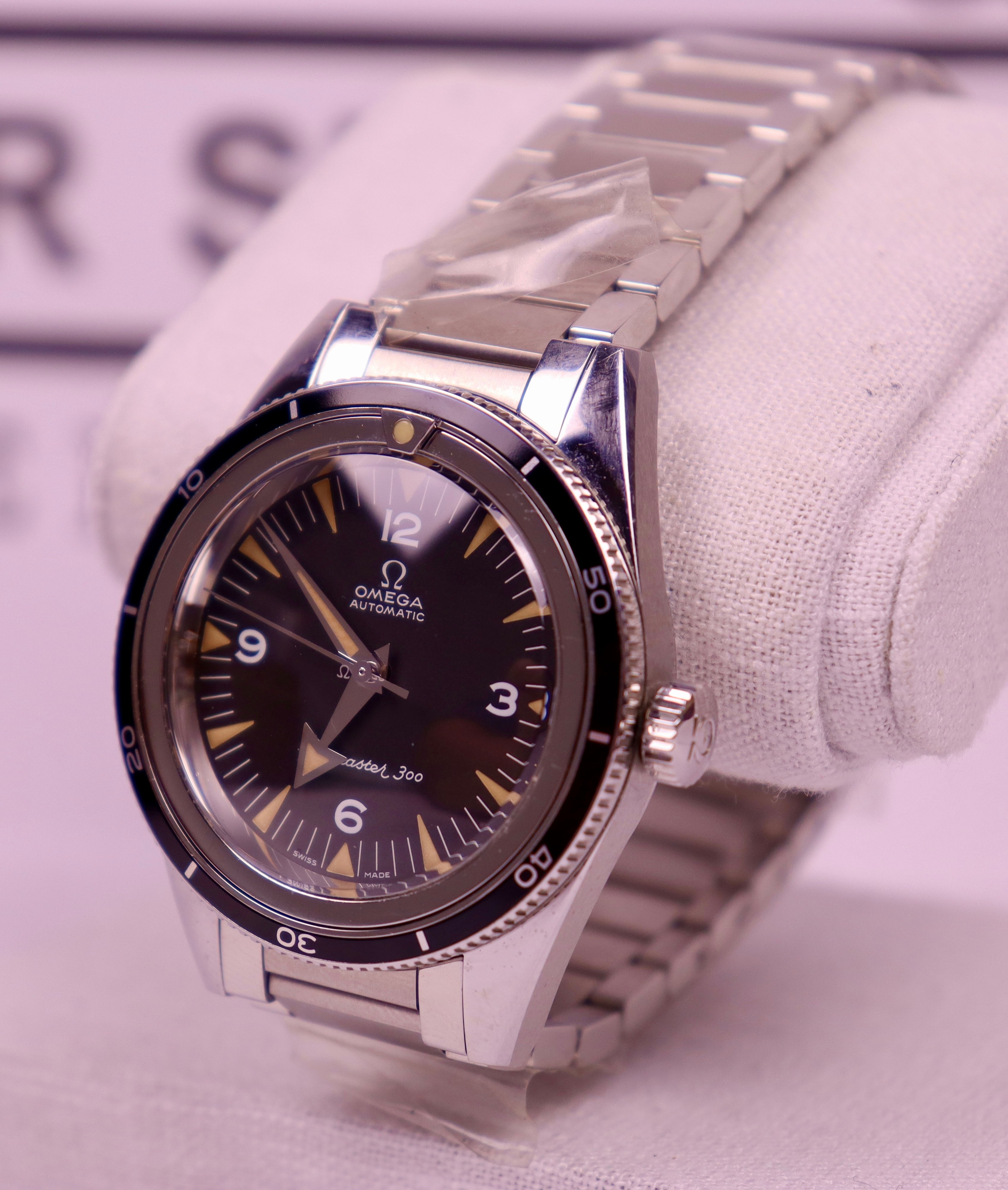 Case #458 — Omega Seamaster 300 Ref. 234.10.39.20.01.001