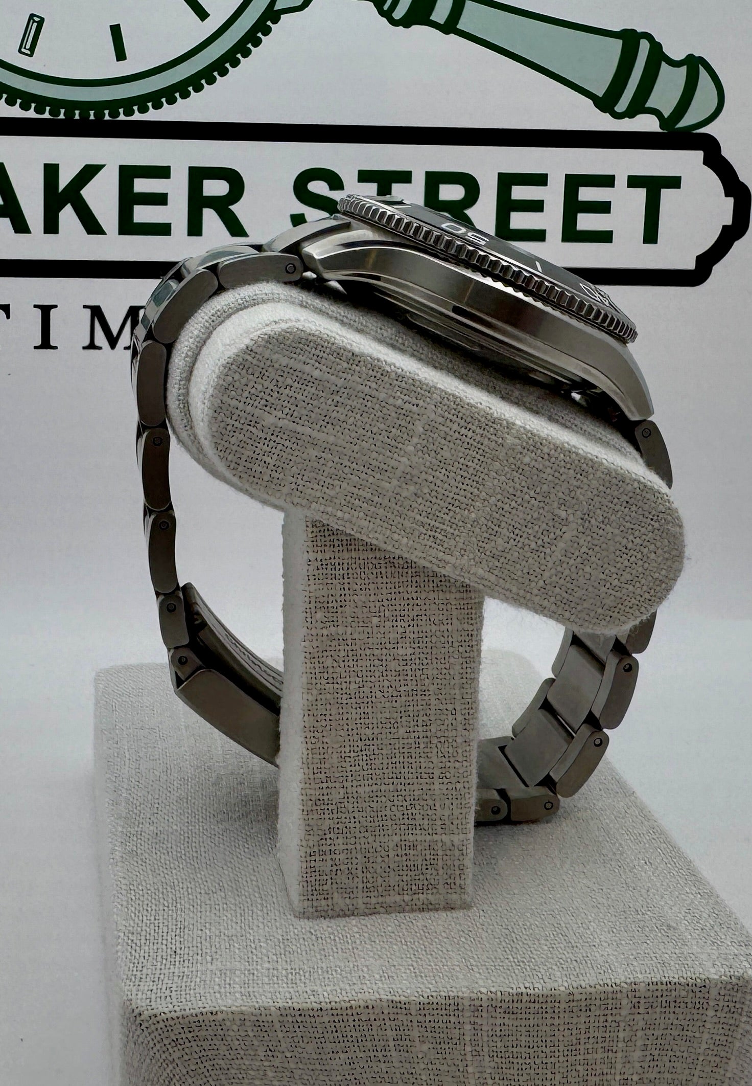 Case #90 Christopher Ward C60 Trident Pro 600 – Full Kit – Excellent Pre-Owned