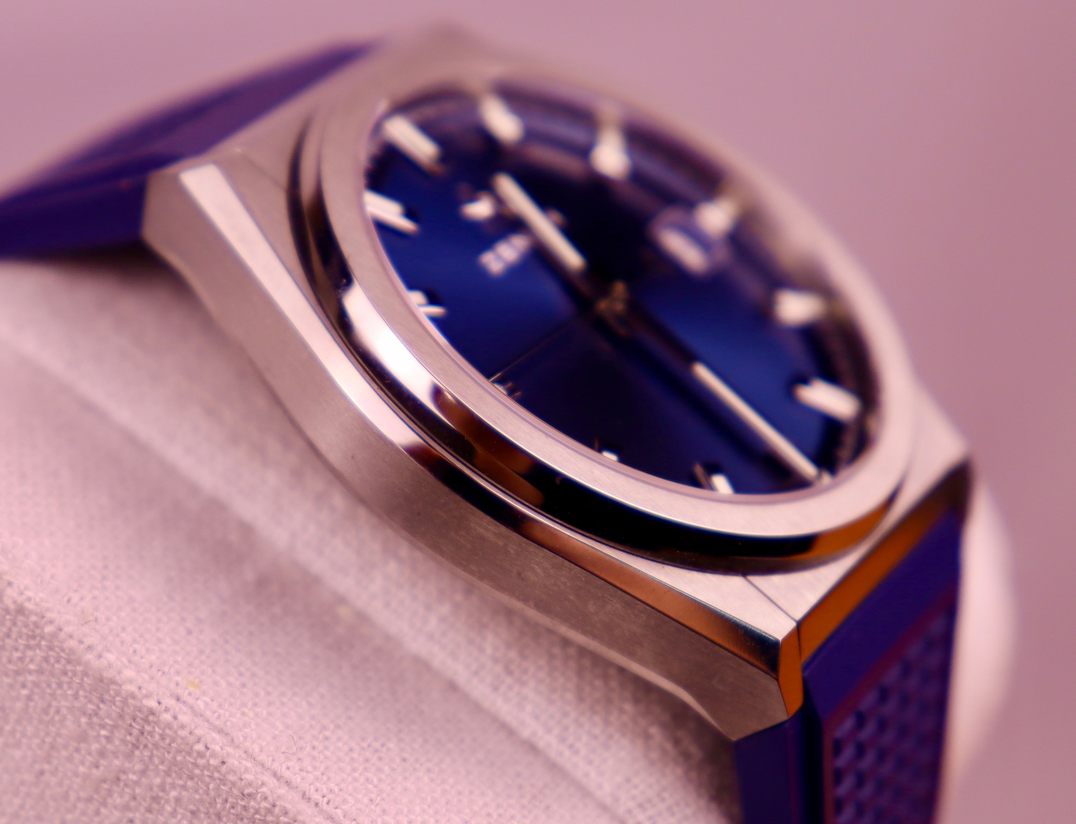 Case #551 — Zenith Defy Classic Ref. 95.9000.670/51.R584