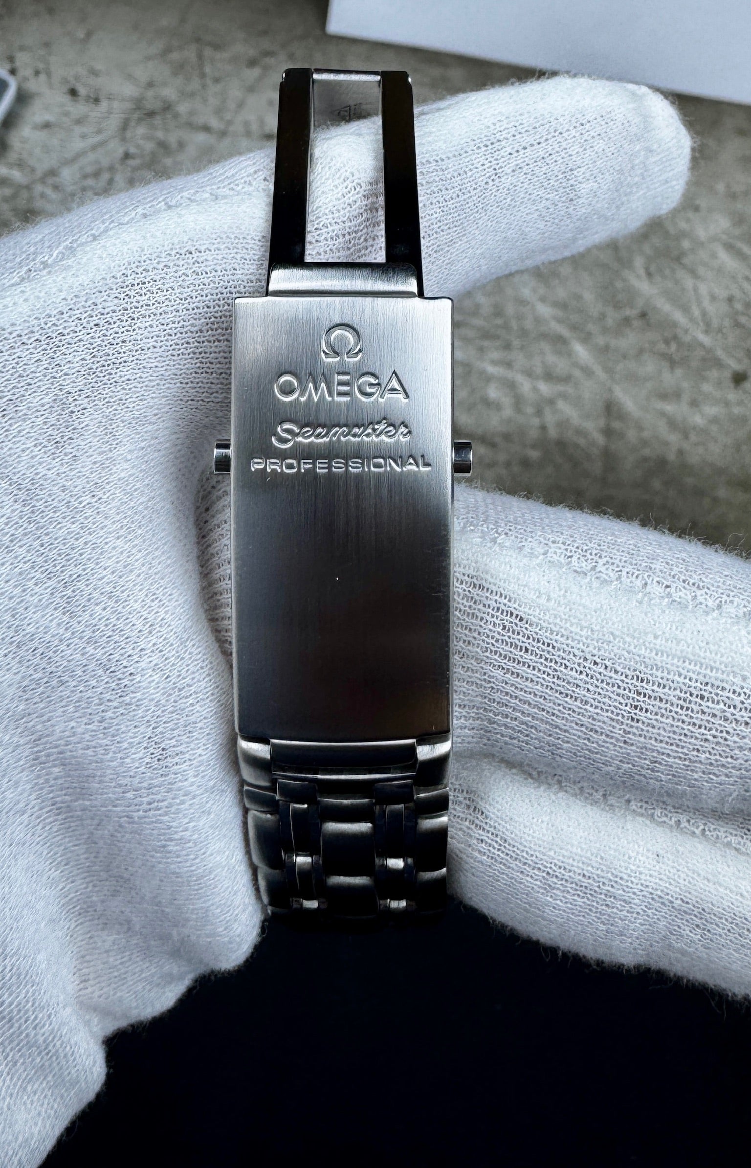 Case #0033 — Pre-Owned Omega Seamaster Professional 300M Quartz (Ref. 2561.80) — Watch Only