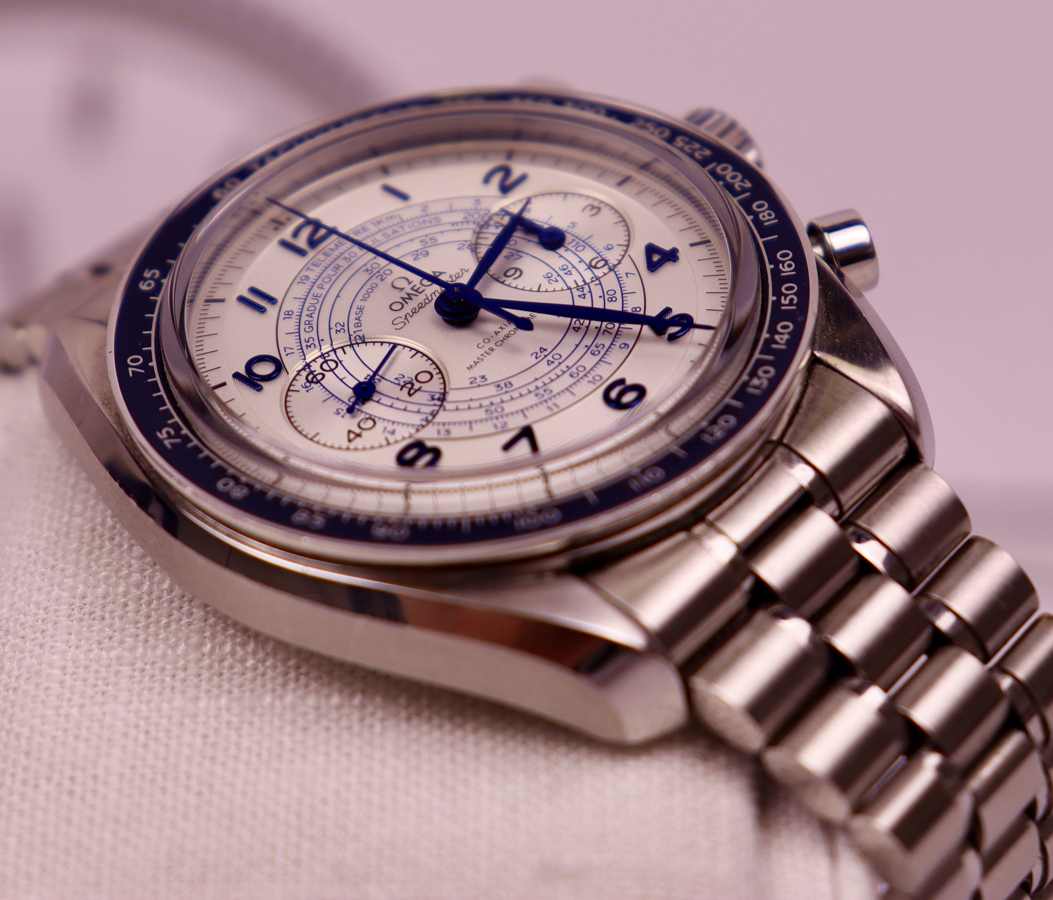 CASE #179 — OMEGA SPEEDMASTER CHRONOSCOPE - Ref. 329.30.43.51.02.001