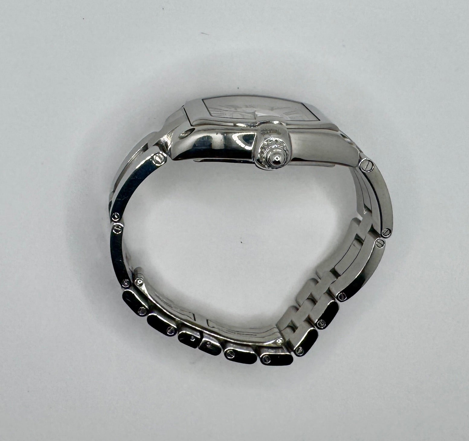 Case #0051 Pre-Owned Cartier Roadster Large Ref. W62025V3 — Box Only