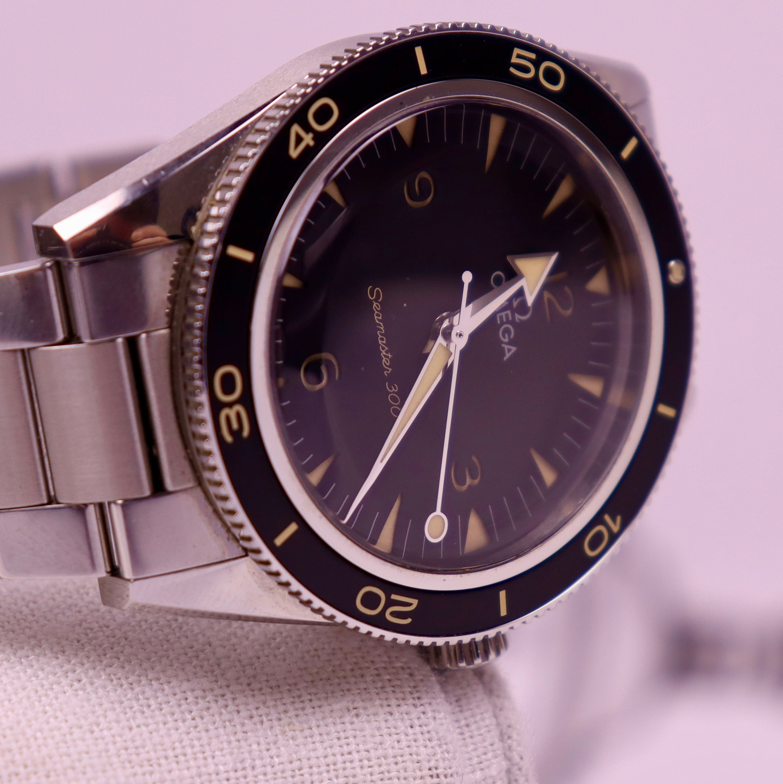CASE #180 — OMEGA SEAMASTER 300 - Ref. 234.30.41.21.01.001