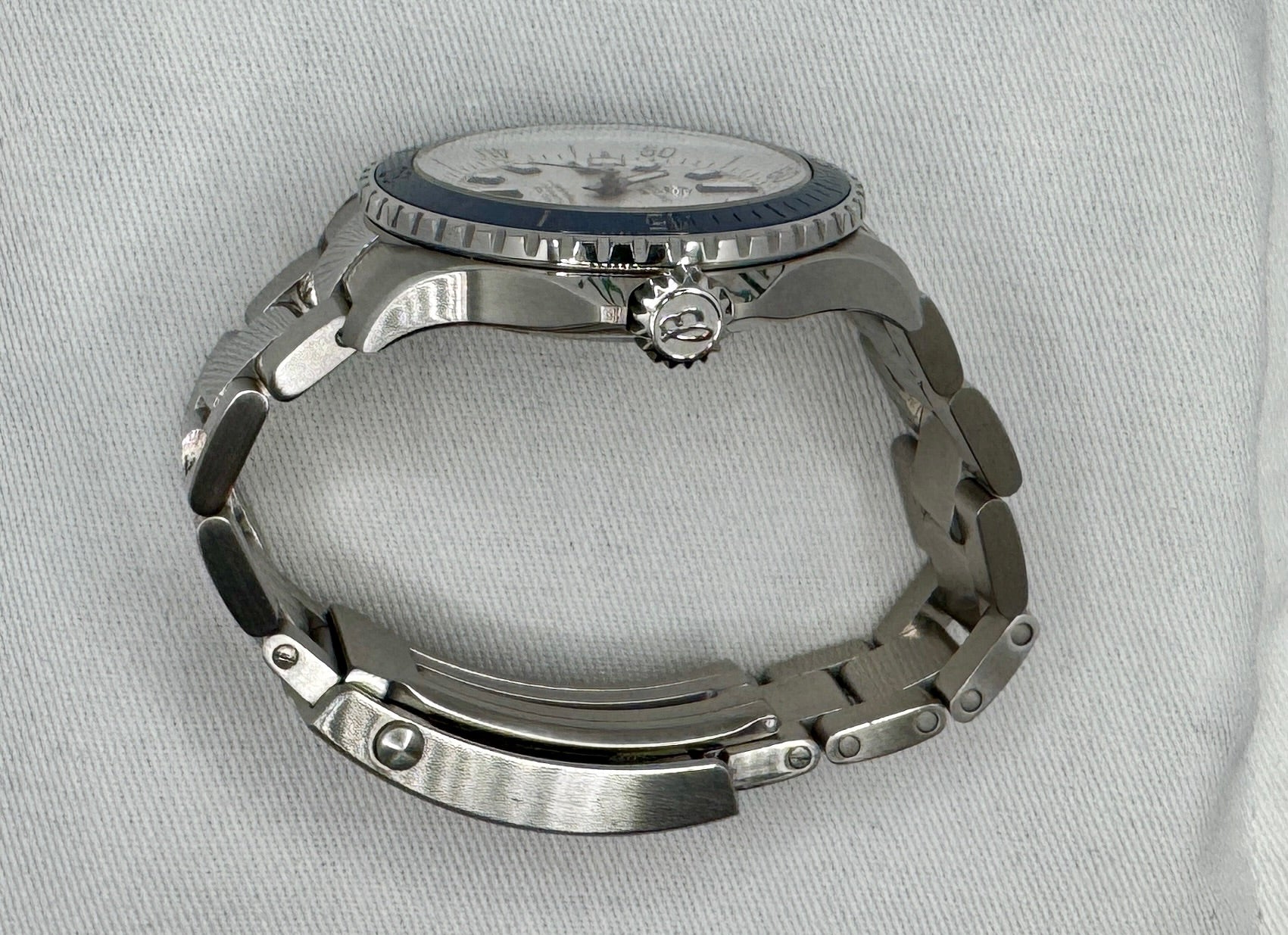 Case #76 Breitling Superocean Blue — Ref. A17375 —