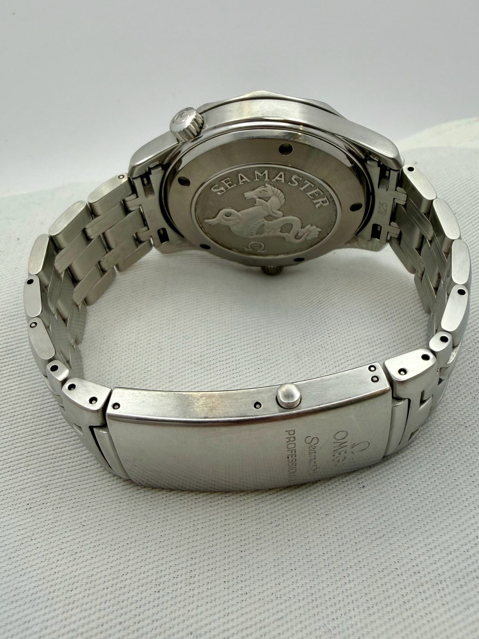 Case #105: Omega Seamaster Professional Ref. 2220.80 – The Classic Bond Watch