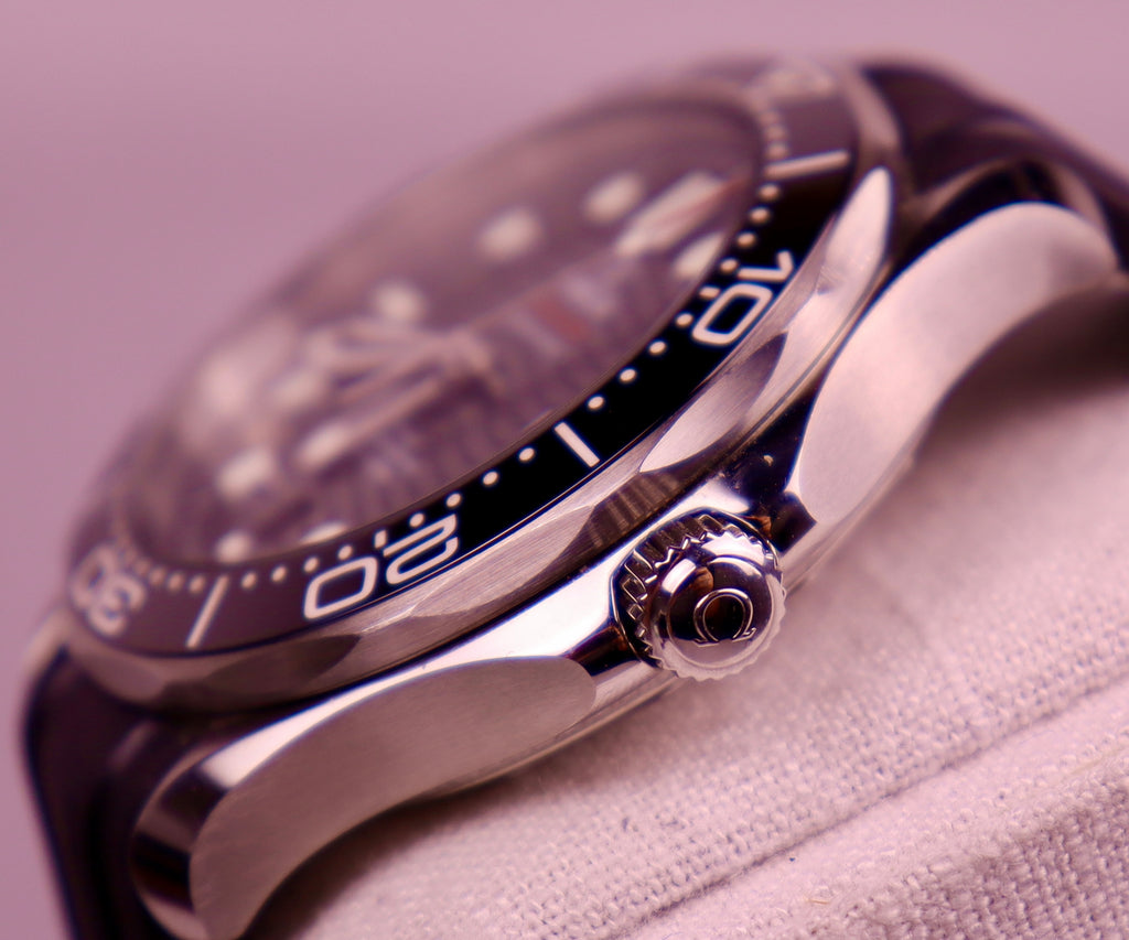 Case #553 — Omega Seamaster Professional 300 Rubber (Black) Ref. 210.32.42.20.01.001