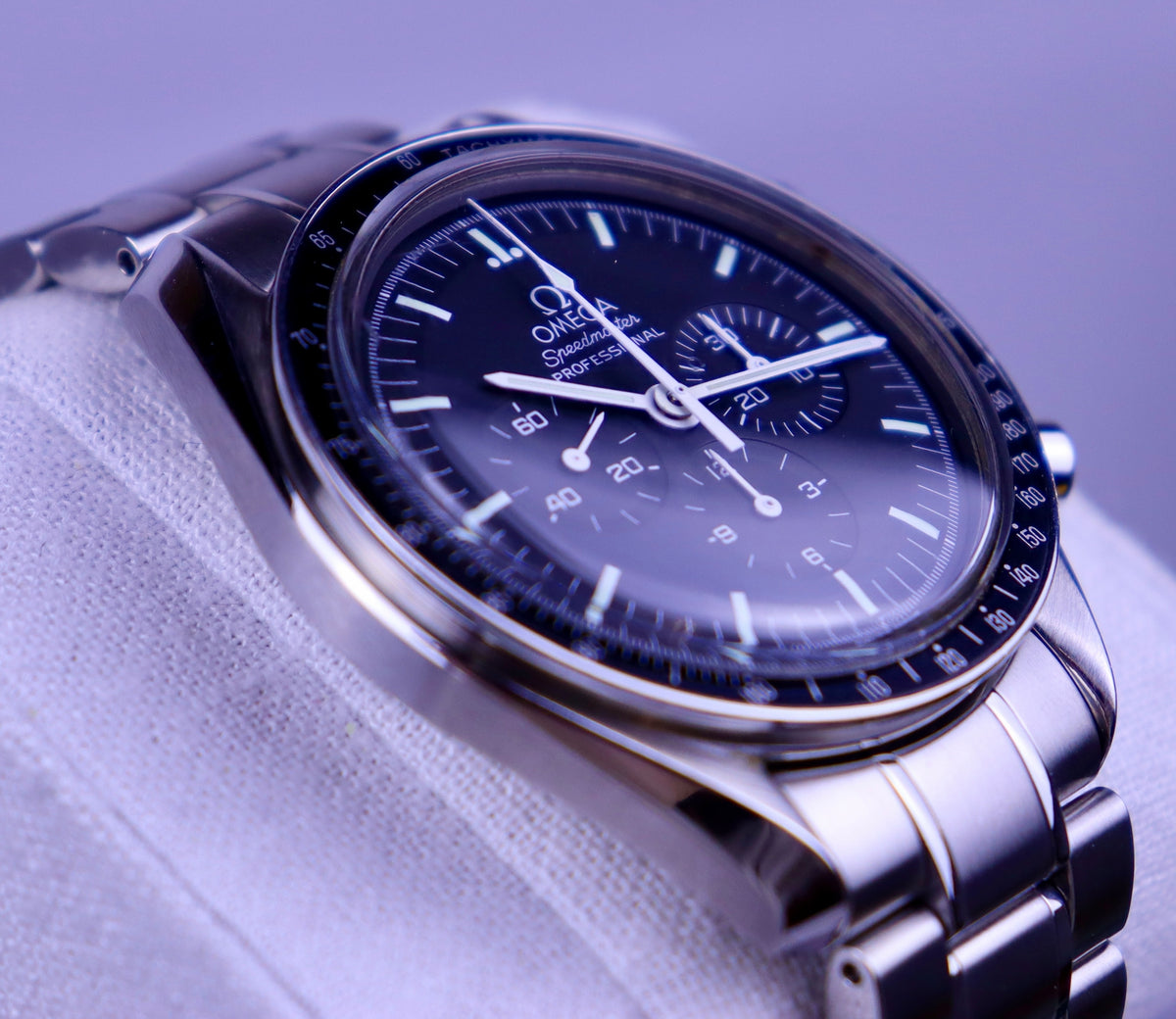 Case #653 — Omega Speedmaster Professional Moonwatch (Hesalite) Ref. 3570.50