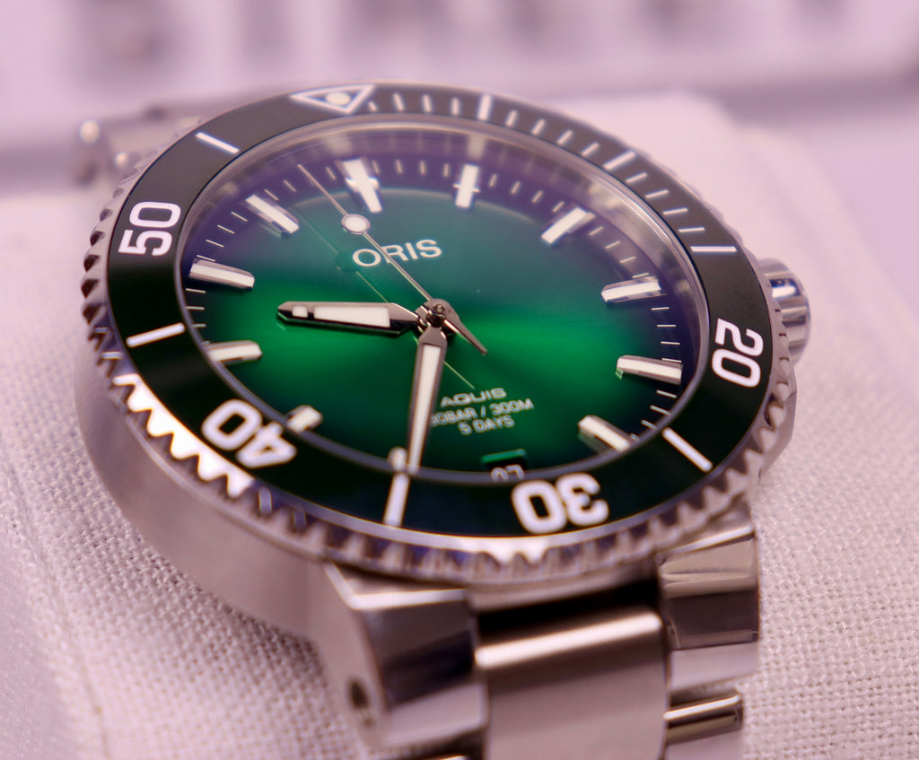 Case #307 — Oris Aquis Date Calibre 400 Green  Ref. 01 400 7769 4157