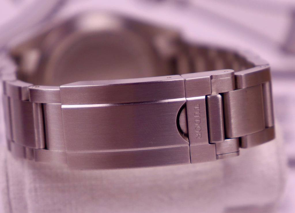 Case #325 — Tudor Ranger 39 Ref. 79950