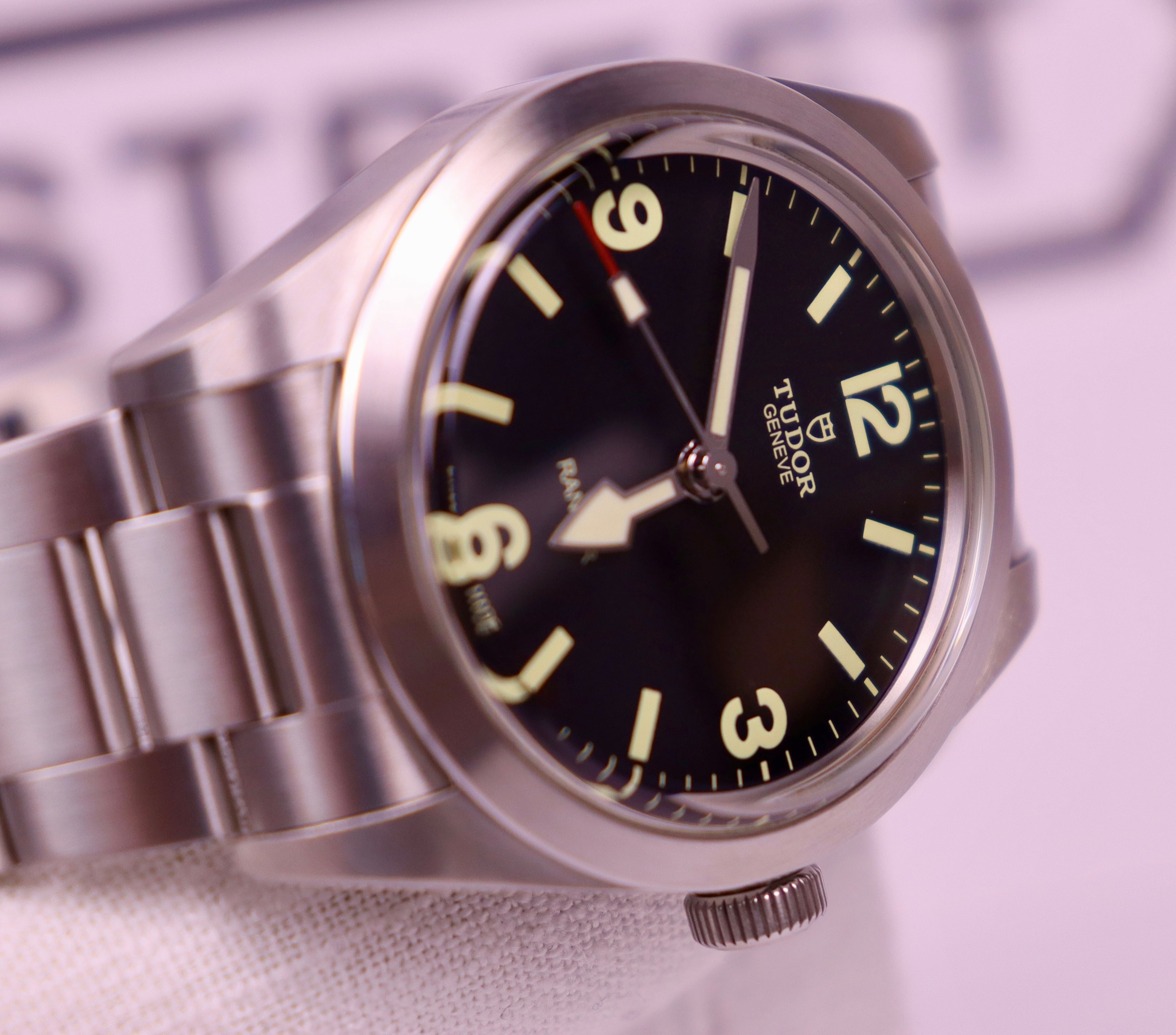 Case #325 — Tudor Ranger 39 Ref. 79950