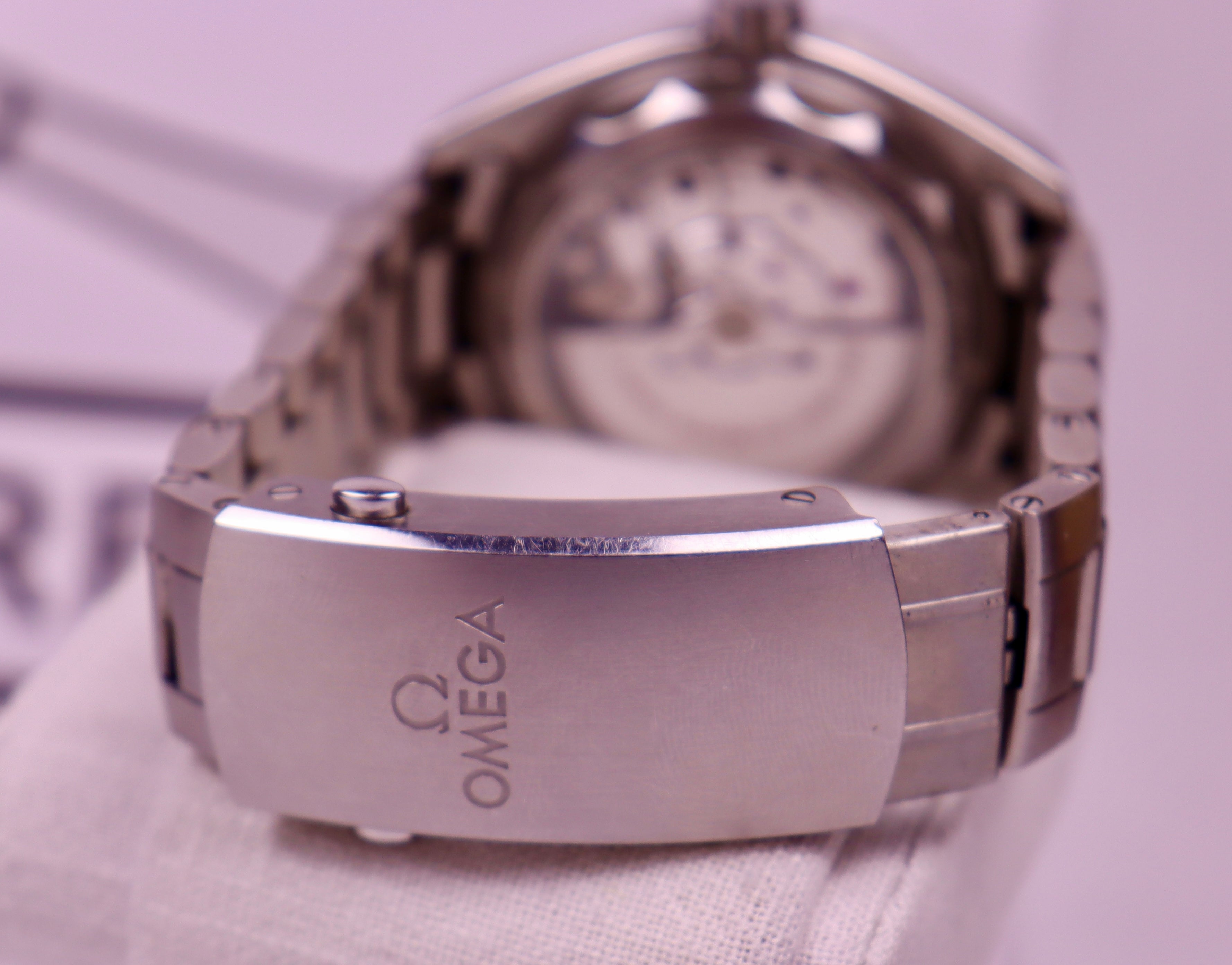 Case #334 — Omega Seamaster Planet Ocean 600M Ref. 215.30.44.21.03.001