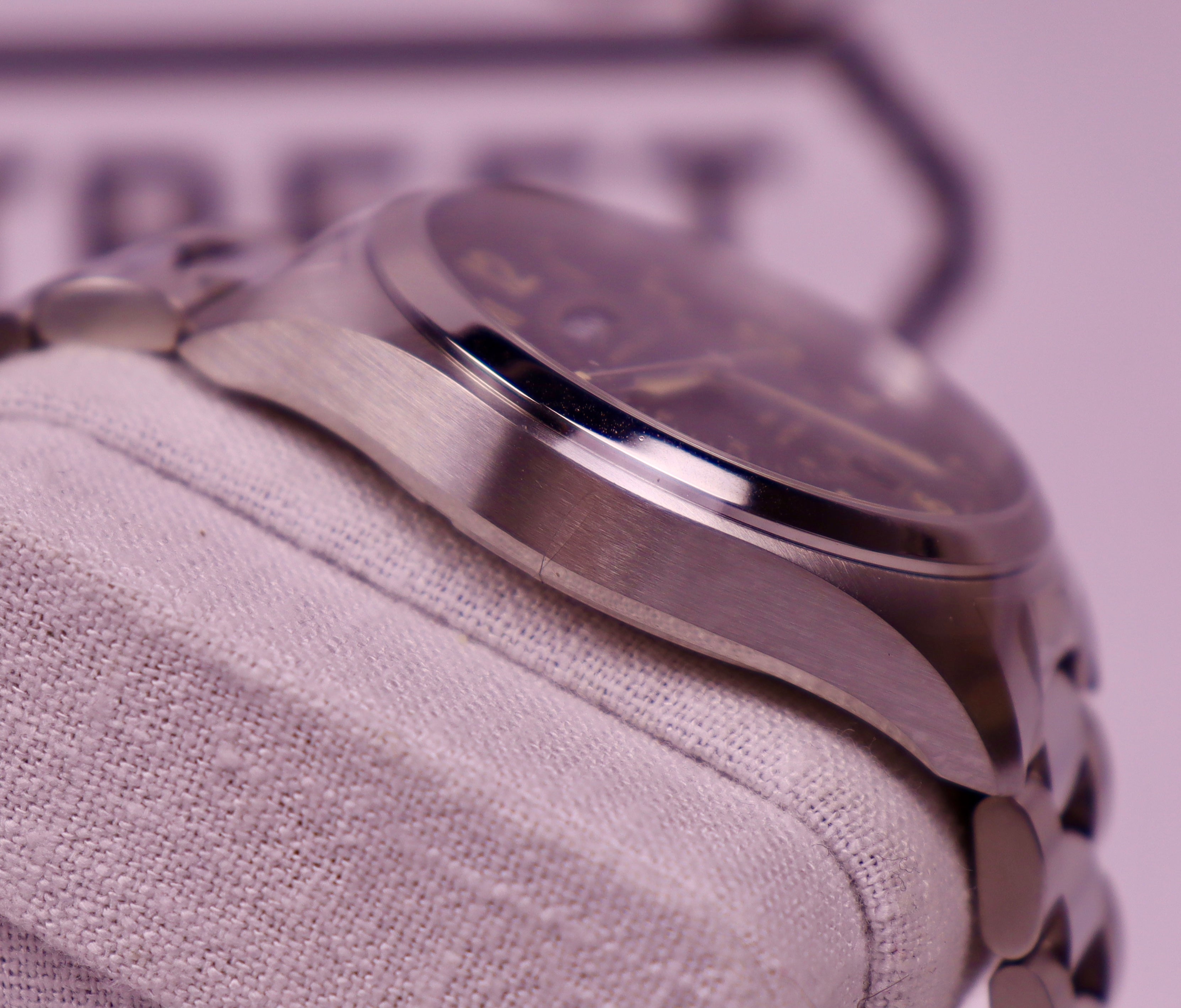 Case #462 — Hamilton Watch Company Khaki Day Date Ref. H70505933