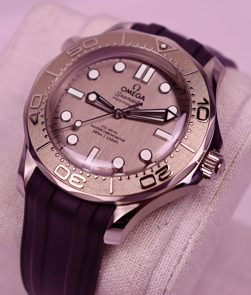 Case #718 — Omega Seamaster Diver 300 Ref. 210.32.42.20.06.002