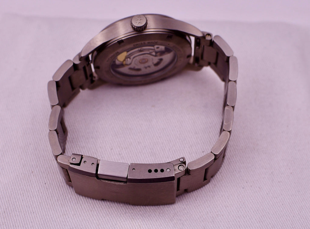Case #649 — Hamilton Watch Company Khaki Field Titanium 38 Ref. H70205830