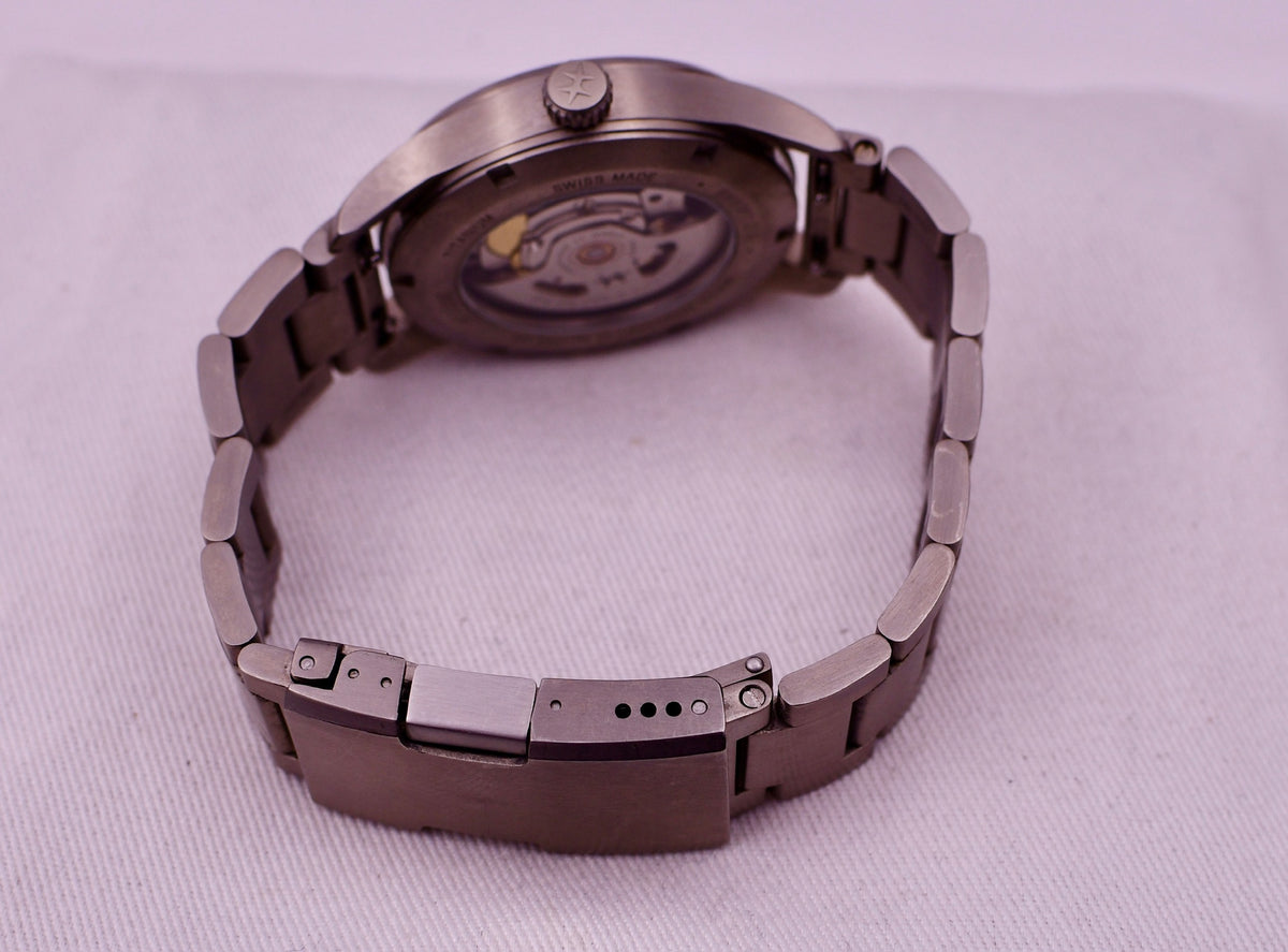 Case #649 — Hamilton Watch Company Khaki Field Titanium 38 Ref. H70205830