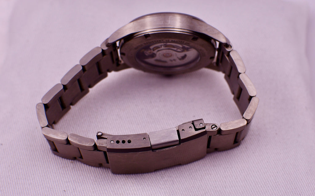 Case #649 — Hamilton Watch Company Khaki Field Titanium 38 Ref. H70205830