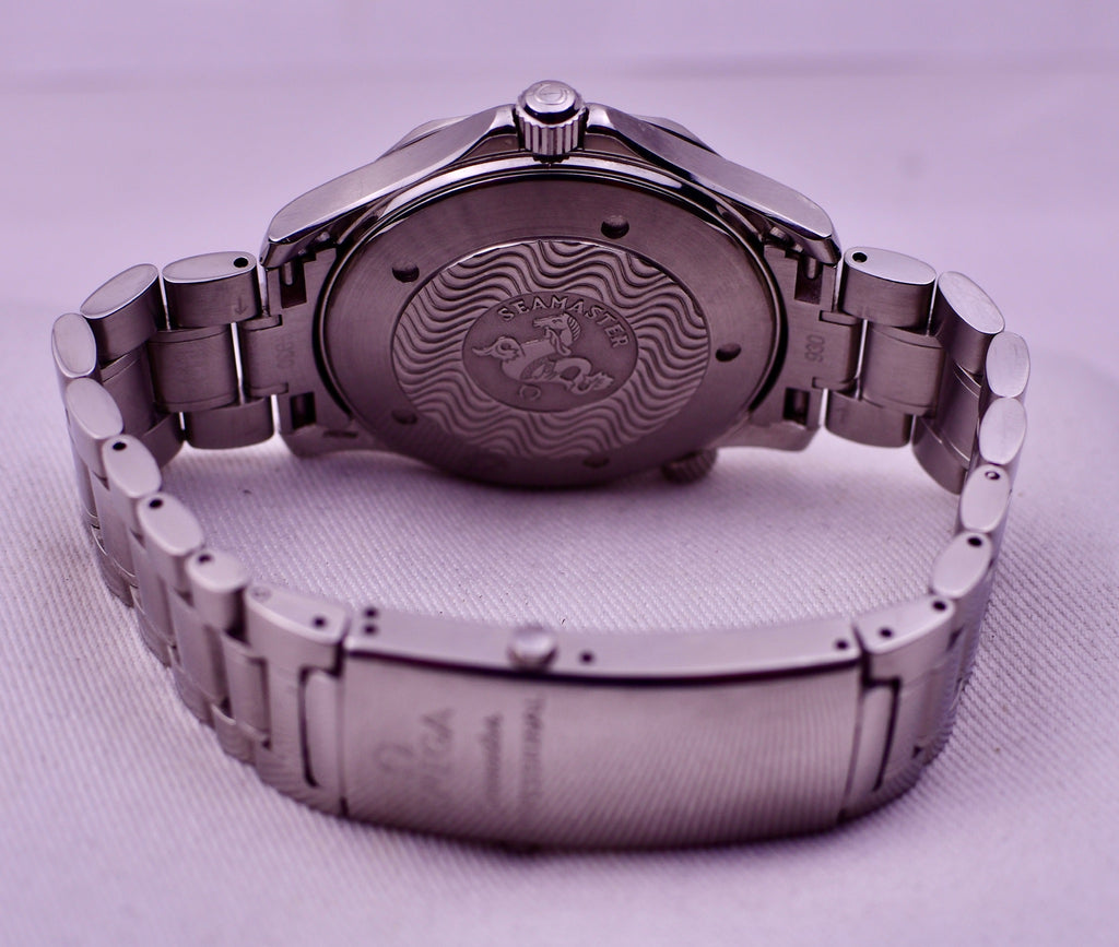 Case #638 — Omega Seamaster Electric Blue Quartz Ref. 2265.80.00