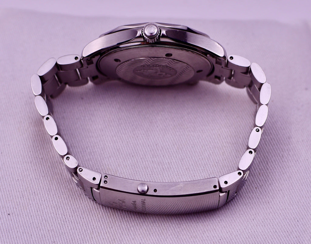 Case #638 — Omega Seamaster Electric Blue Quartz Ref. 2265.80.00