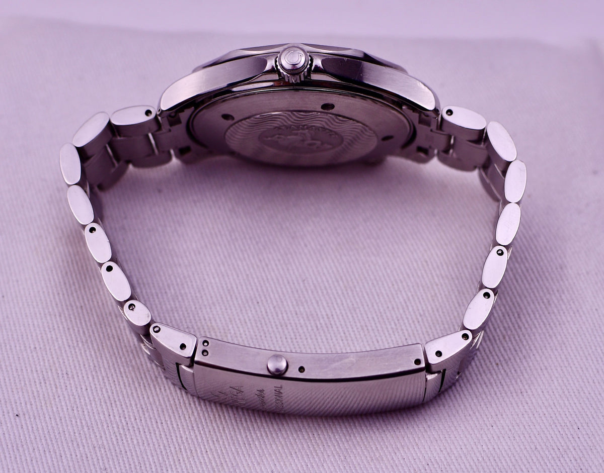 Case #638 — Omega Seamaster Electric Blue Quartz Ref. 2265.80.00