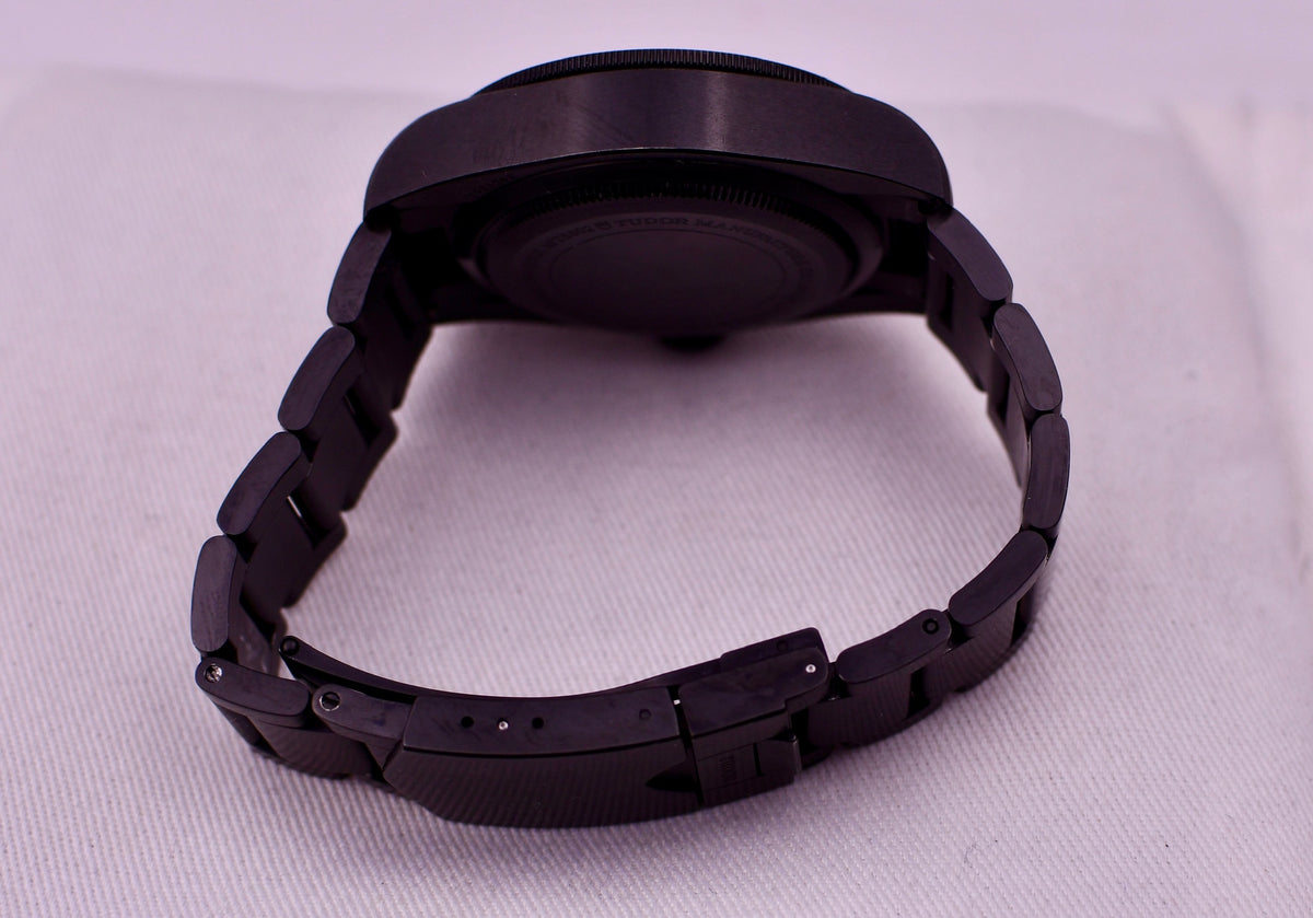 Case #663 — Tudor Black Bay Dark Ref. 79230DK