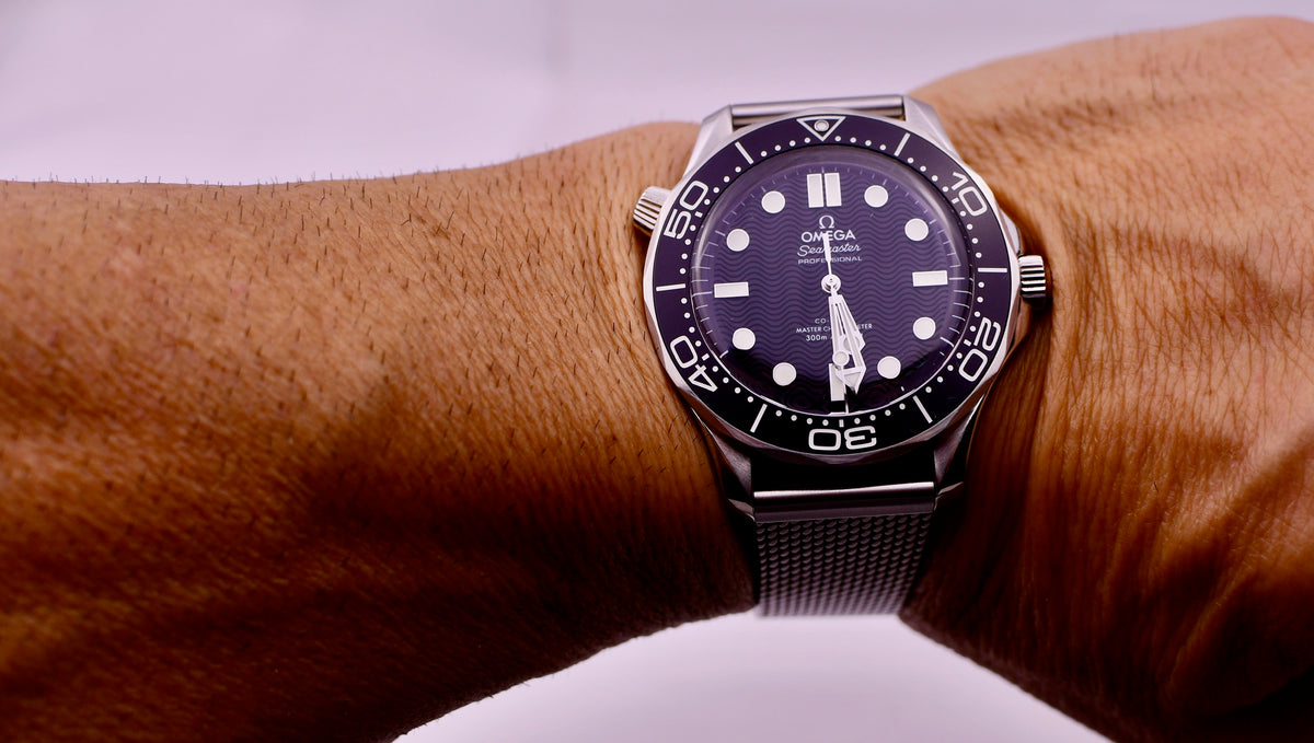 Case #664 — Omega Seamaster Diver 300 (Black/Mesh) Ref. 210.30.42.20.01.010