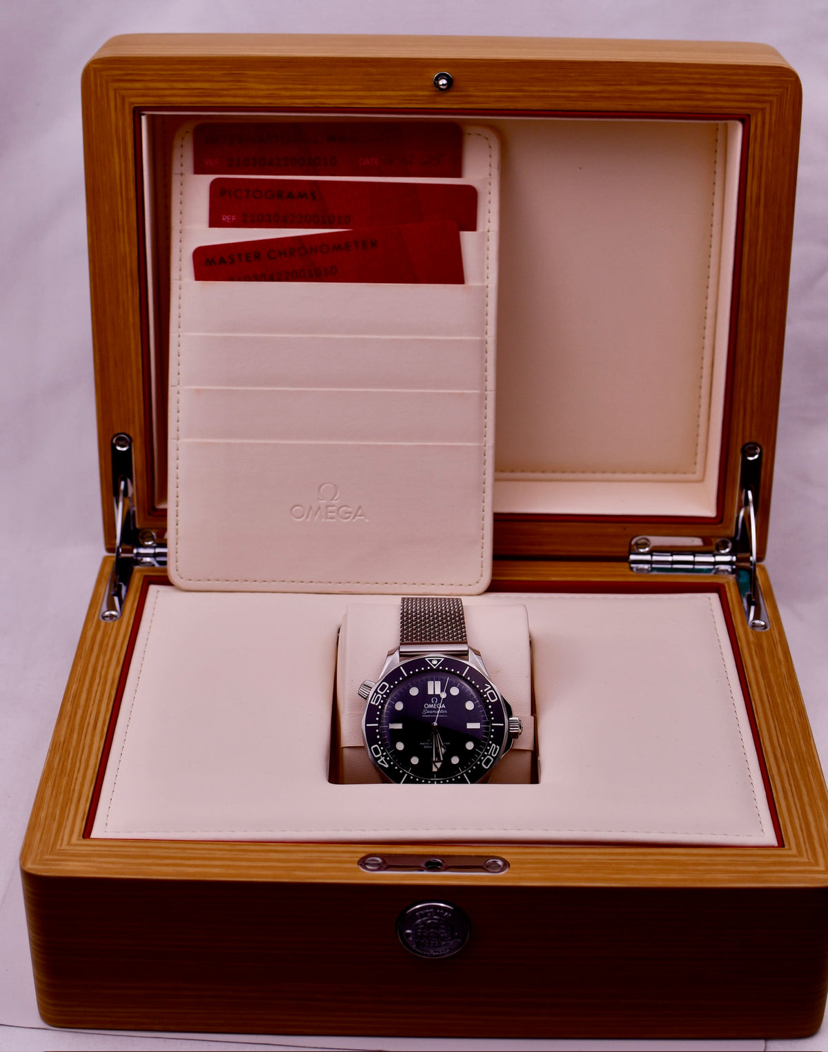 Case #664 — Omega Seamaster Diver 300 (Black/Mesh) Ref. 210.30.42.20.01.010