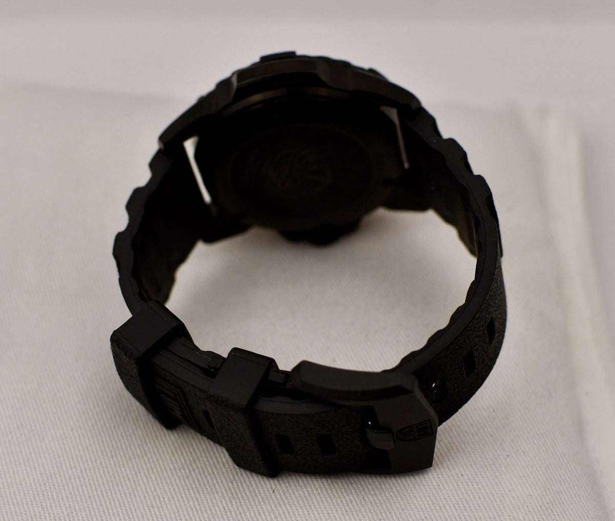 Case #682 — Luminox Navy SEAL Foundation 3250 Series Sand Dial Ref. XS.3251.CB.NSF