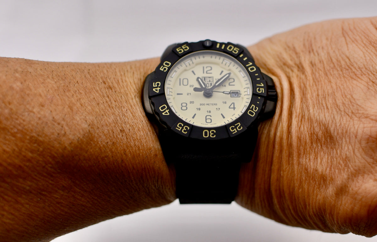 Case #682 — Luminox Navy SEAL Foundation 3250 Series Sand Dial Ref. XS.3251.CB.NSF