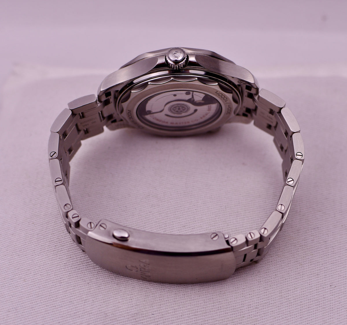 Case #686 — Omega Seamaster 300 (White) Ref. 210.30.42.20.04.001