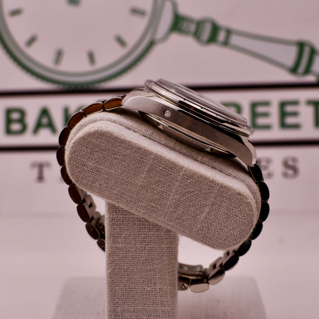 Case #706 — Omega Speedmaster 38 Ref. 324.30.38.50.01.001