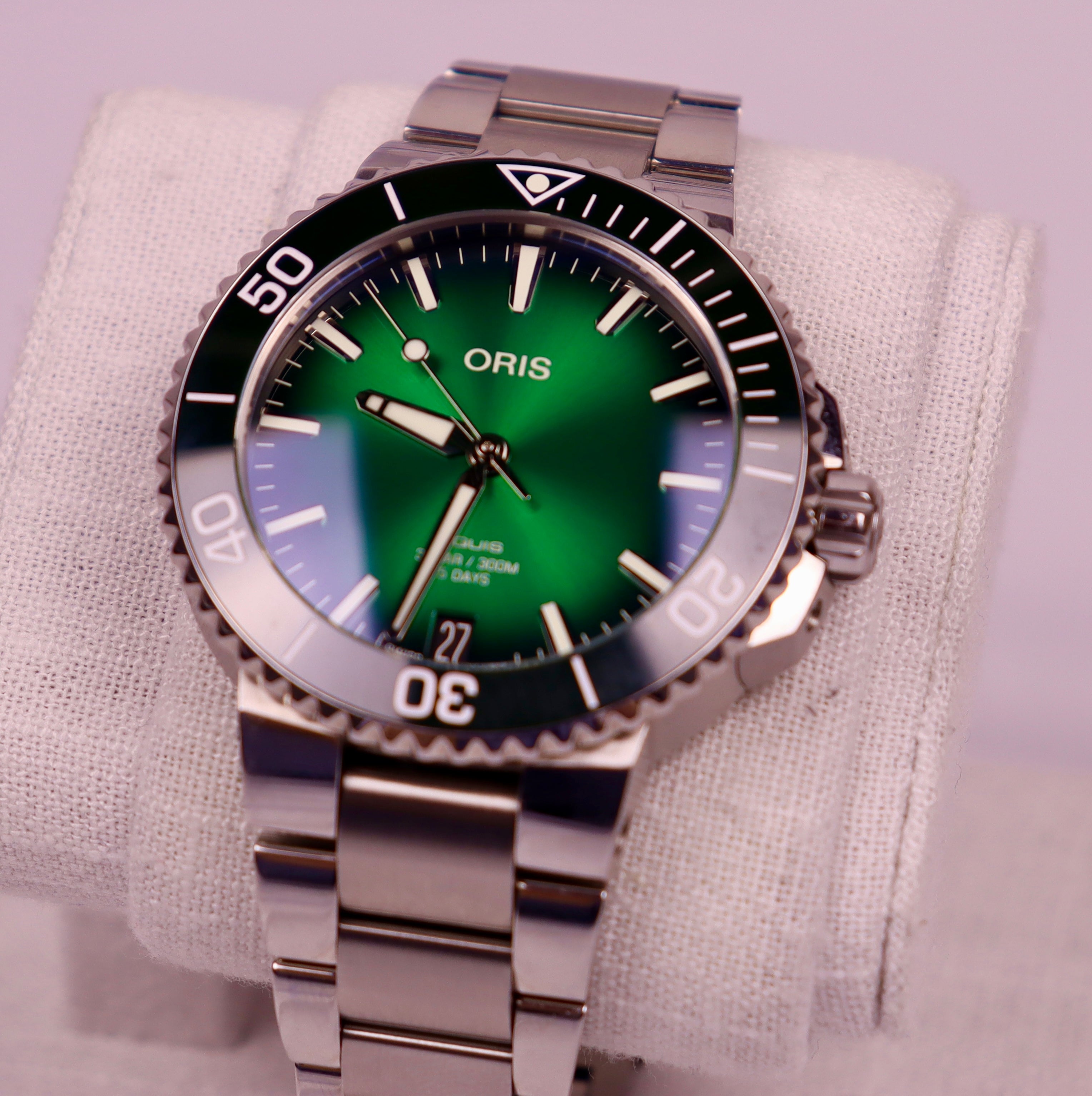 Case #307 — Oris Aquis Date Calibre 400 Green  Ref. 01 400 7769 4157