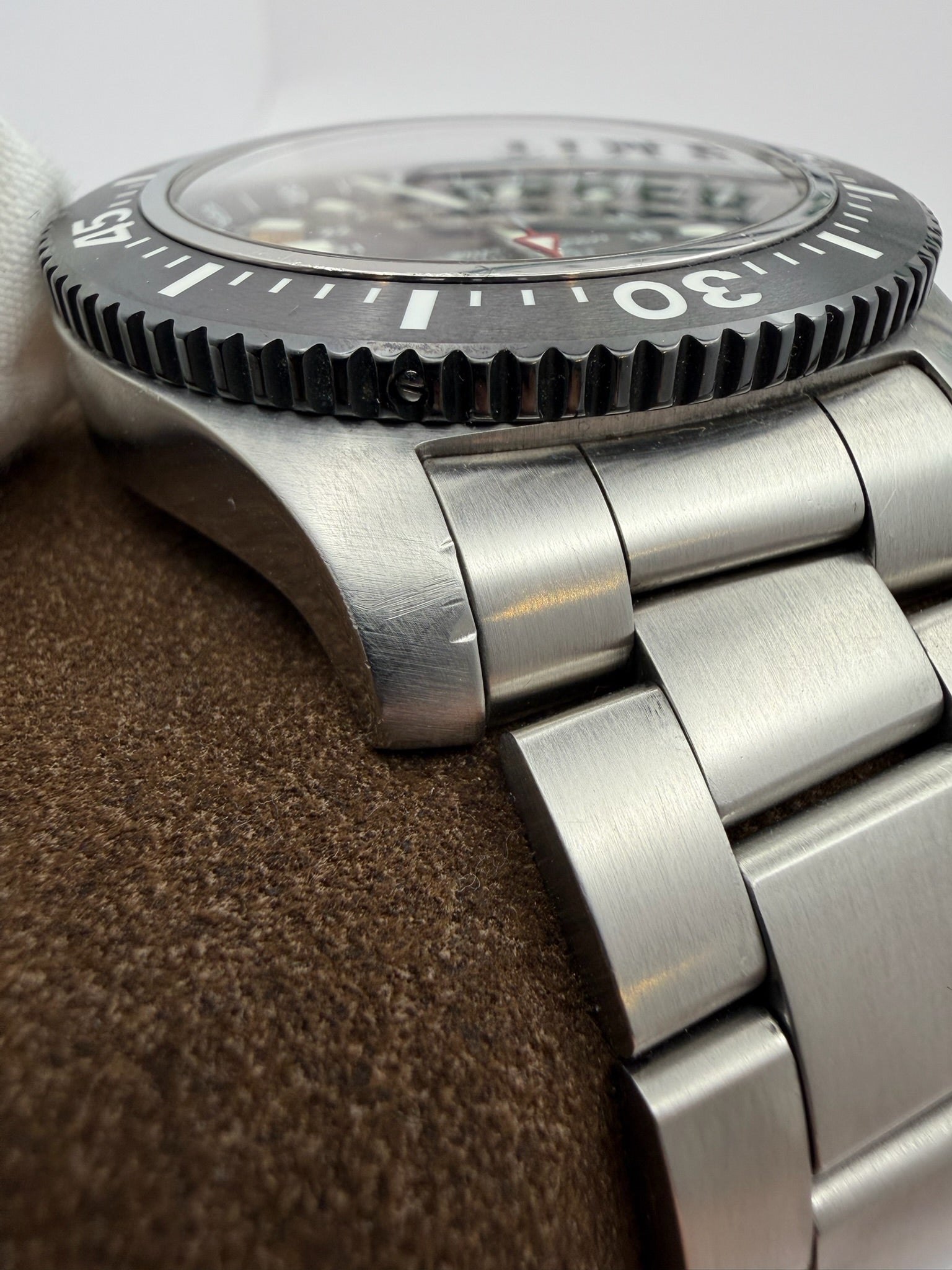 Case: #99 — Breitling Superocean 44 Special Ref. Y1739310/BF45